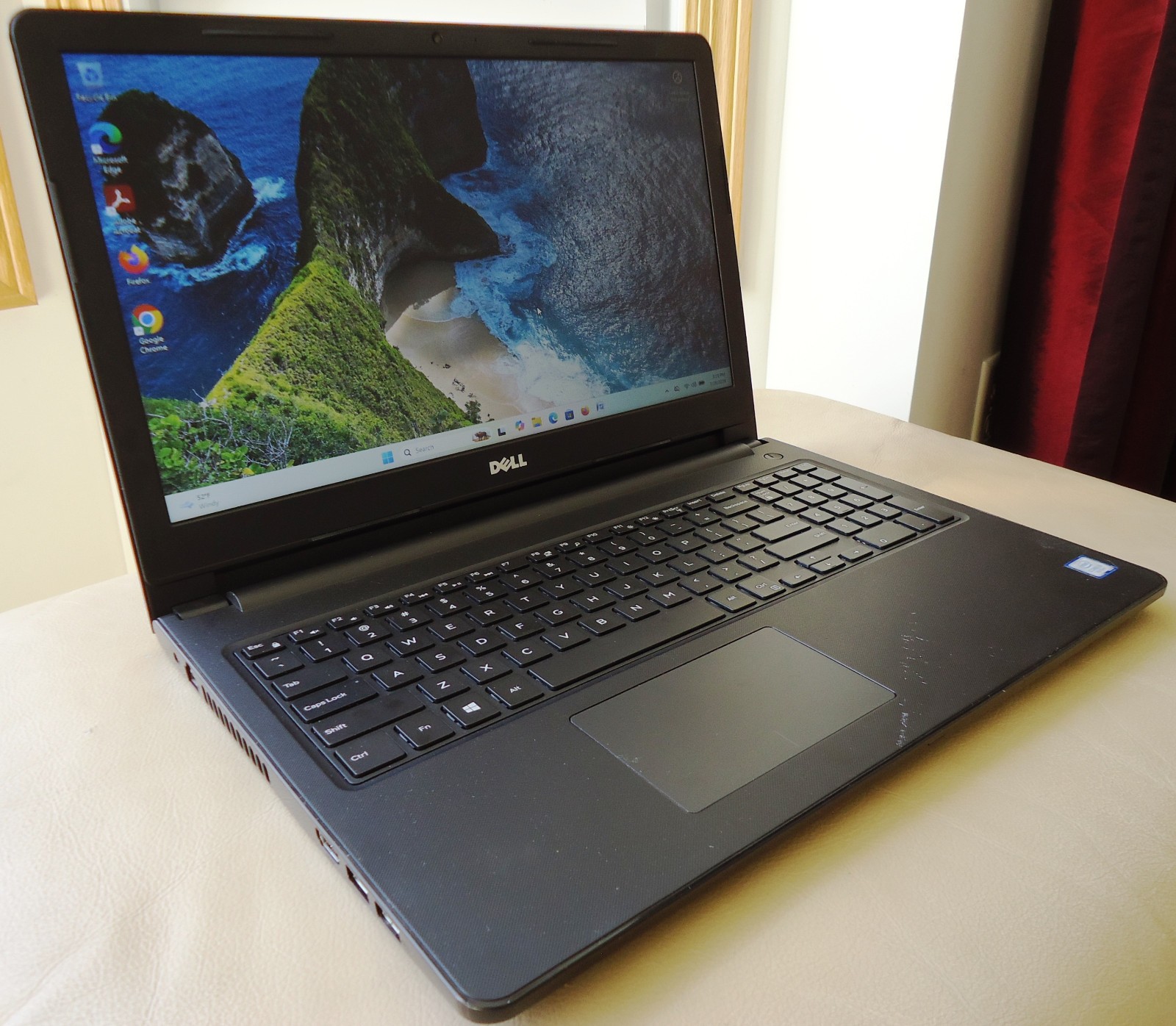 Inspiron 15-3567 i3-7020U 2.70GHz 8GB RAM 128GB SSD Windows 11 MS Office