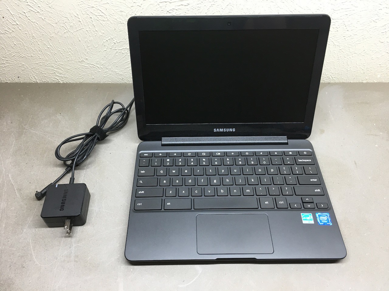 Samsung 11.6″ XE500C13-K06US Linux Debian 13 laptop 4GB RAM 64GB eMMC w/ power
