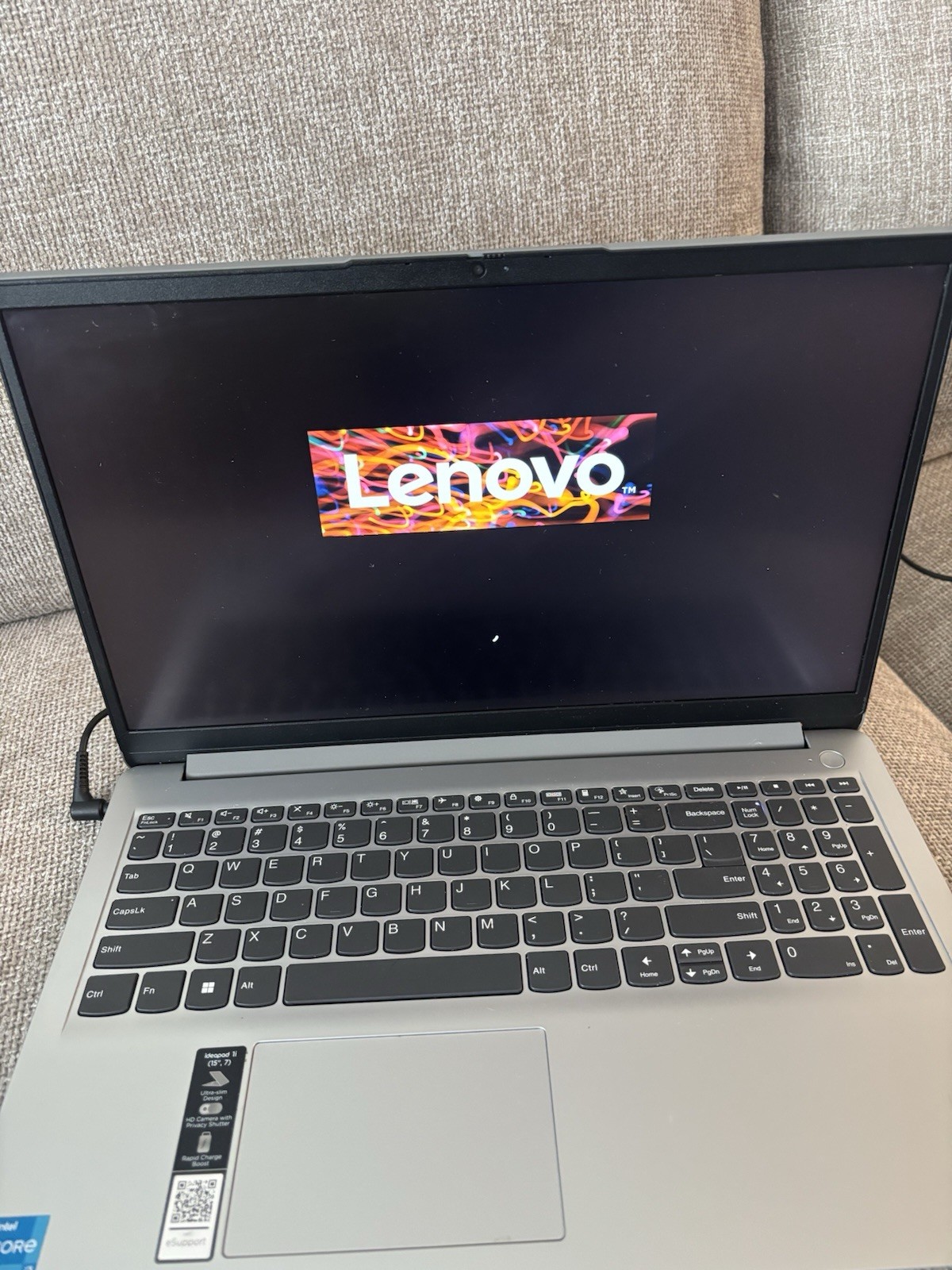 Lenovo IdeaPad 1i 15″ Intel Core i3 Laptop Silver, Webcam, HDMI, USB-C