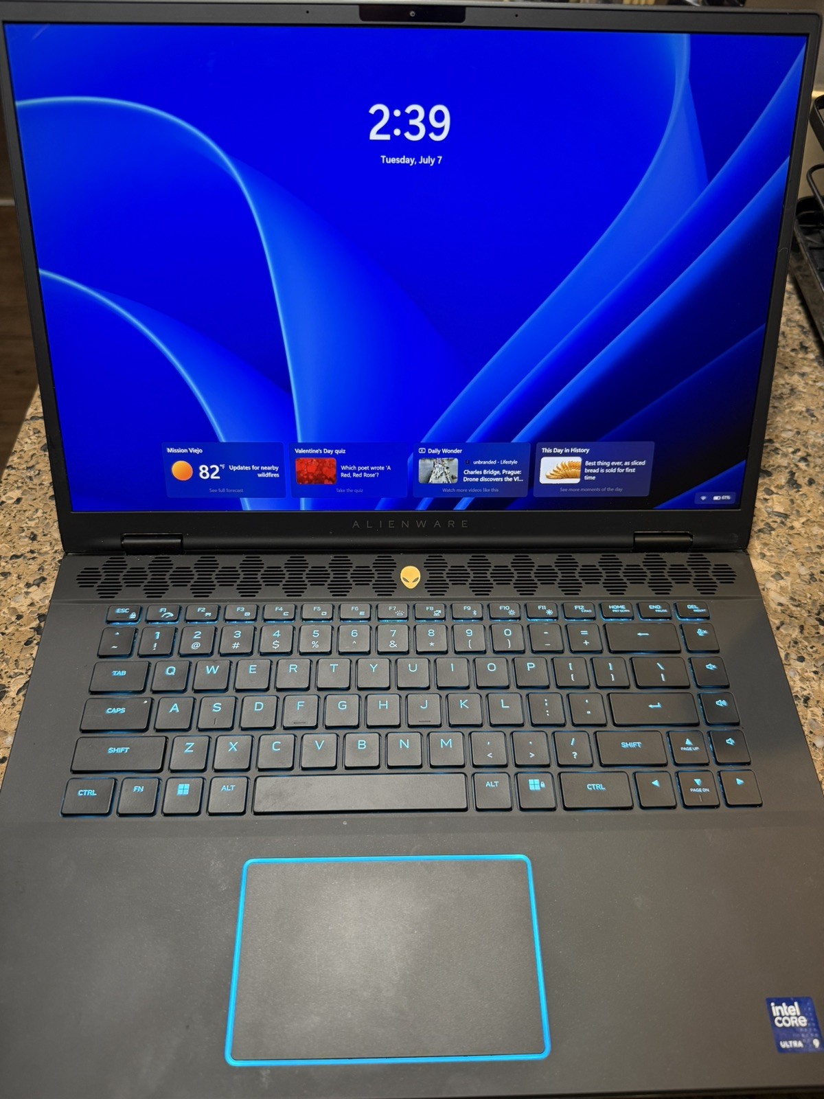 Alienware M16 R2 16″ Core Ultra 9 185H 5.1GHz 32GB RAM 1TB SSD GeForce RTX 4070