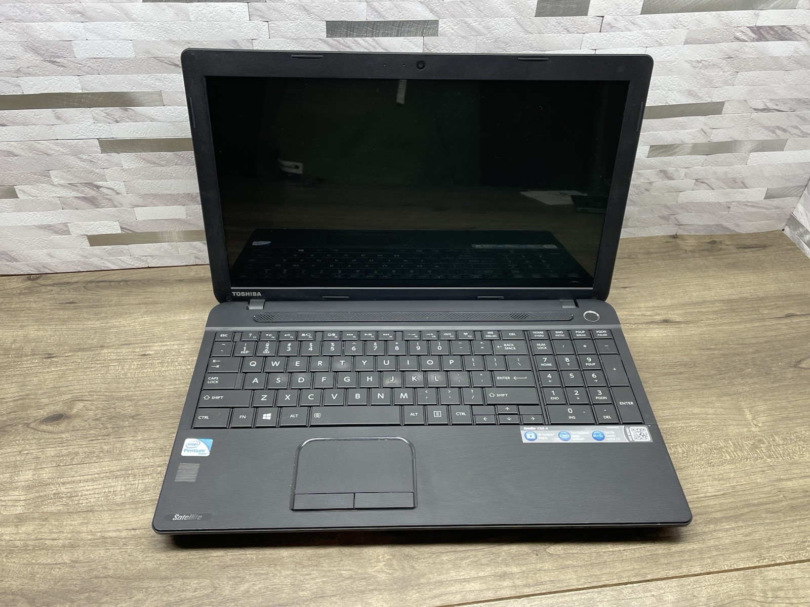 Toshiba Satellite C55-A5281 15.6″ Intel Core i5 Processor For Parts/Repair *READ