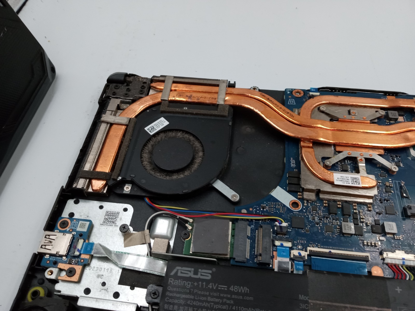 Asus TUF Gaming F17 FX706H 17.3″ Intel i5-11400H Nvidia RTX 3050 -PARTS -READ!!
