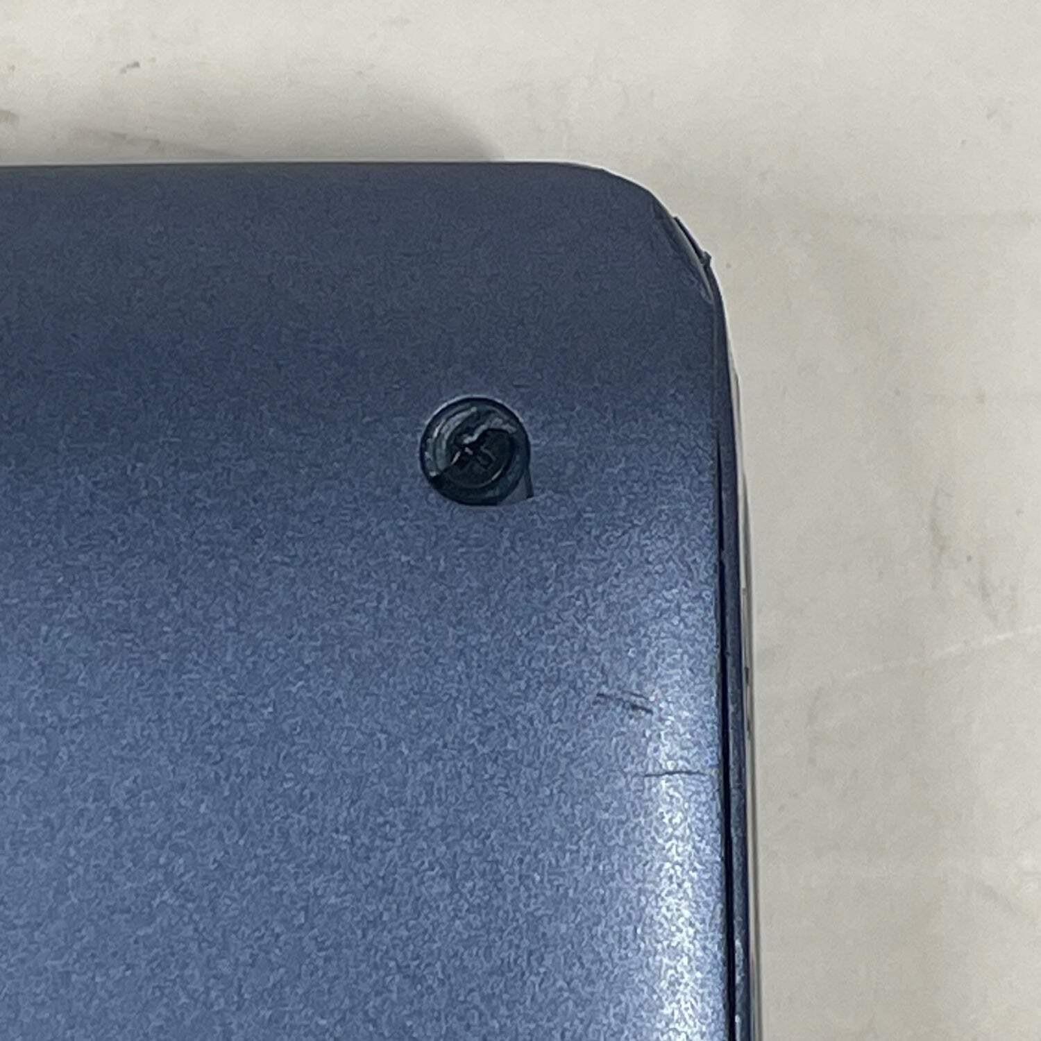 Broken Lenovo IdeaPad i3-8130u 2.2 GHz 4GB RAM 128 GB SSD