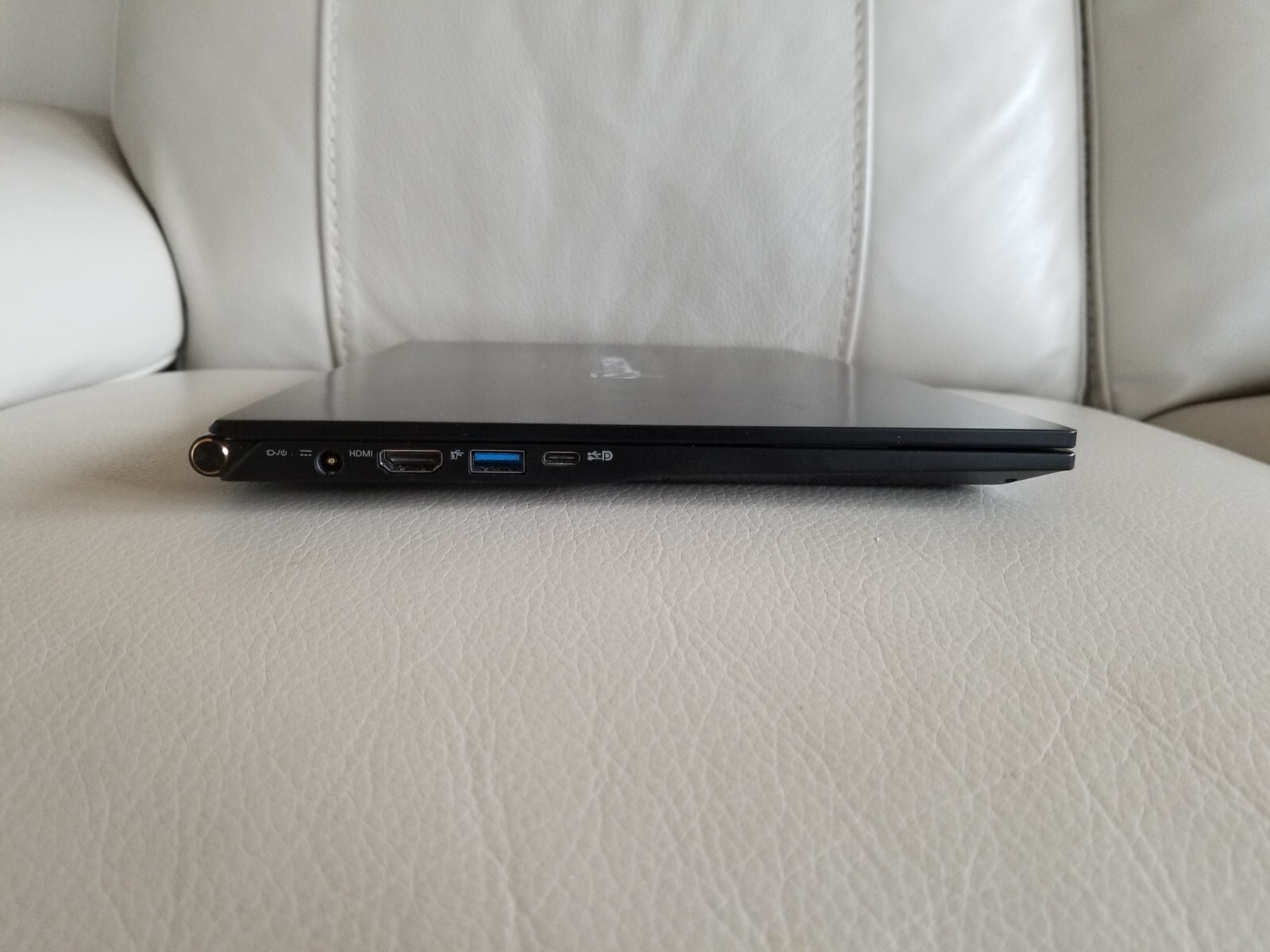 System76 Lemur Pro. Intel i7, 4 cores, 1 TB, 24 GB RAM, 14.1 in