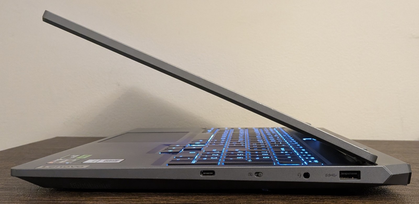 Lenovo LOQ 15.6″ FHD 144Hz (Ryzen 5 7235HS, 12GB/512GB SSD, RTX 4050) Laptop
