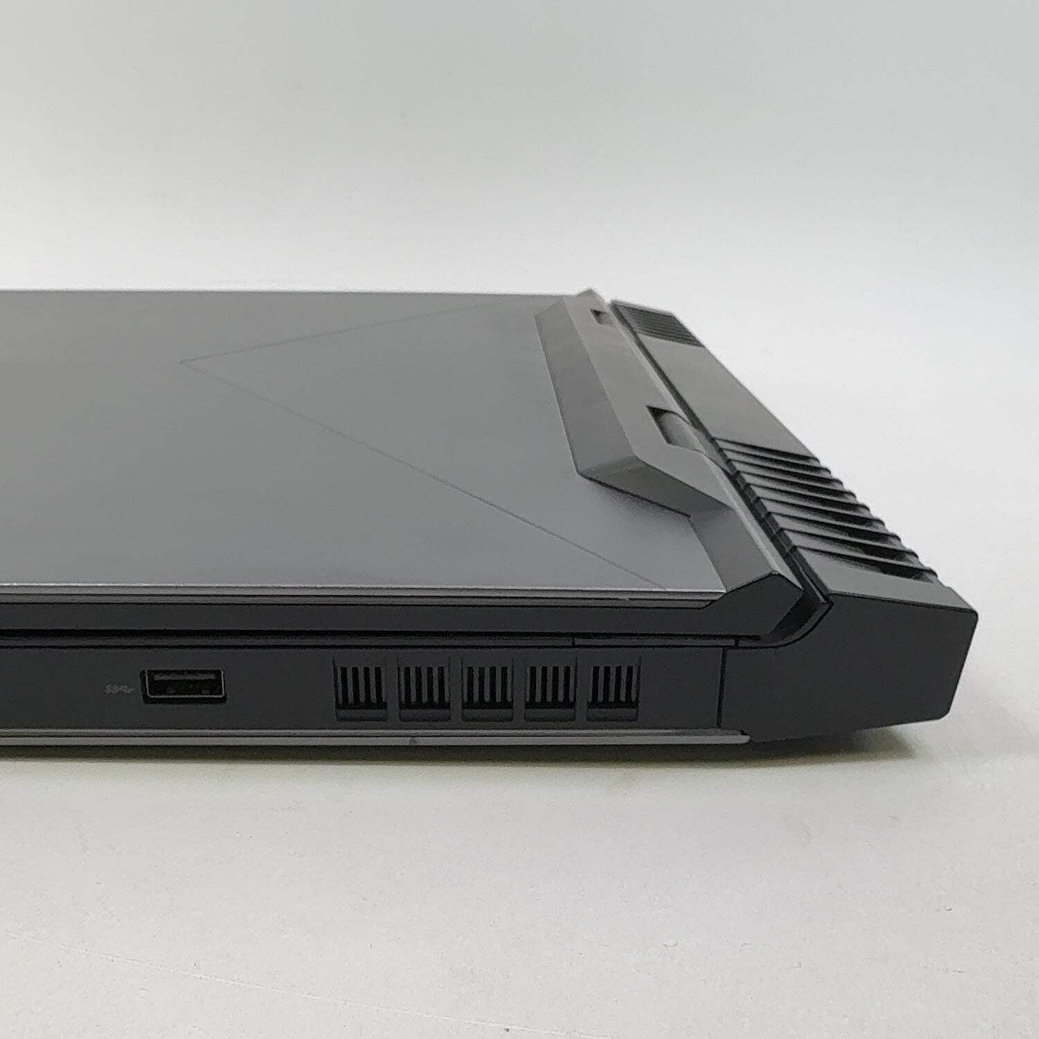 Alienware 17 R4 17.3″ i7-7820HK 2.9GHz 32GB RAM 256GB SSD 1TB HDD