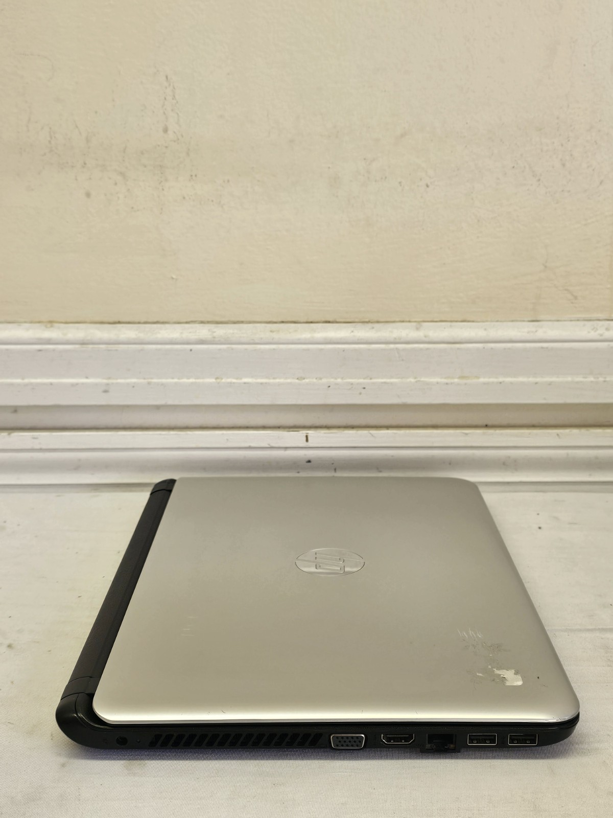 HP 340 G1 Laptop – Intel Celeron 2957u – 8GB RAM – 128GB SSD – Windows 10