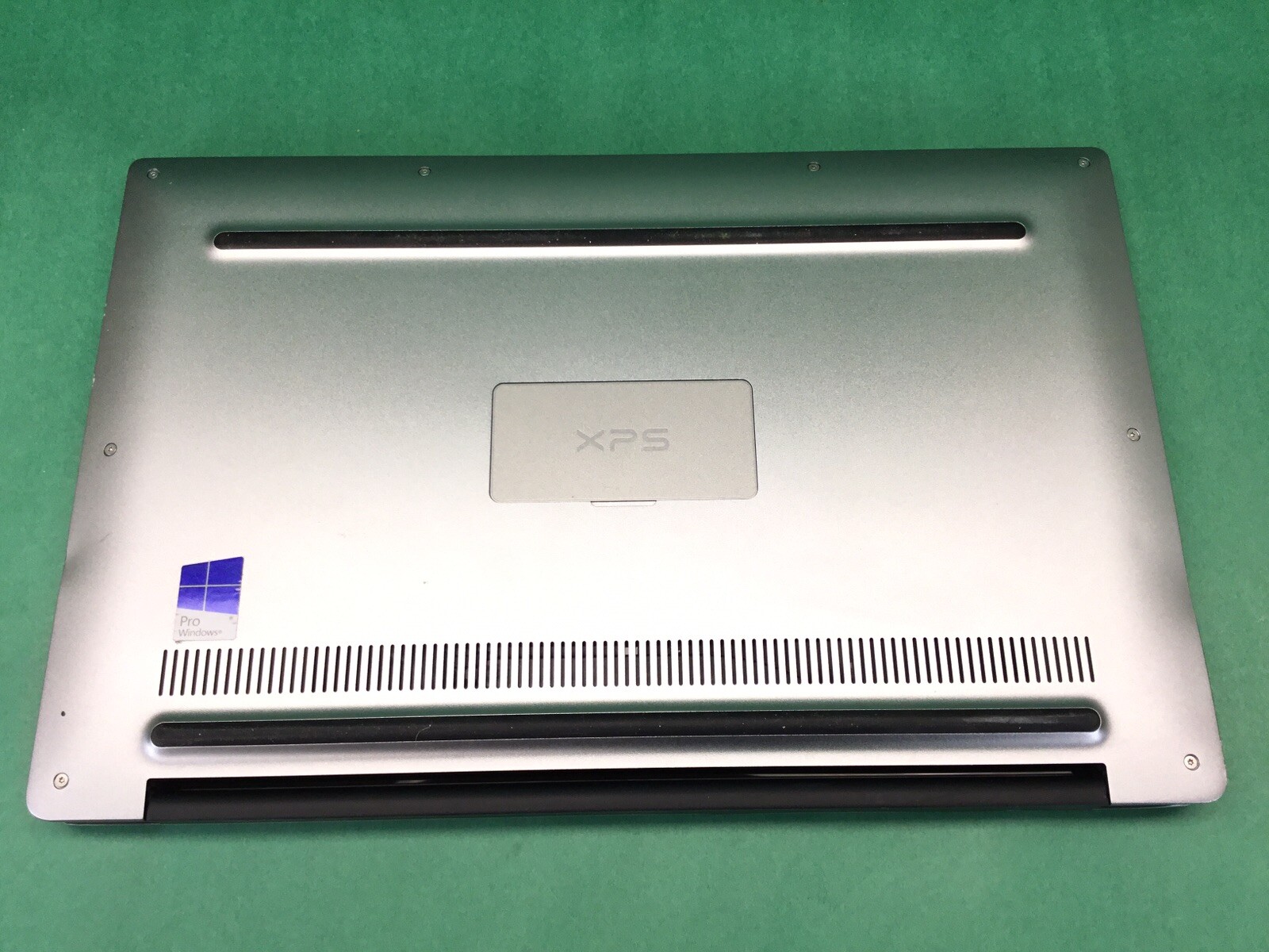 Dell XPS 13 9360 – 13” Laptop – POWERS ON – UNTESTED