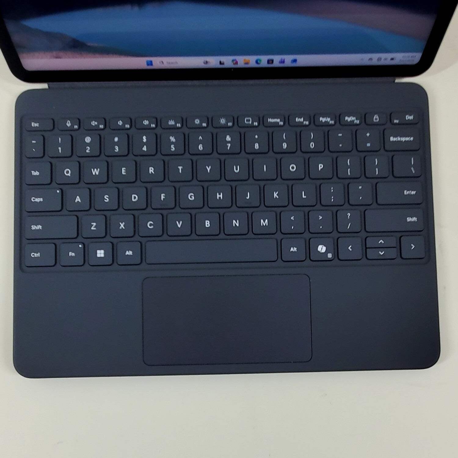 Microsoft Surface Pro 2109 12″ Snapdragon X Plus 3.3GHz 16GB RAM 256GB SSD