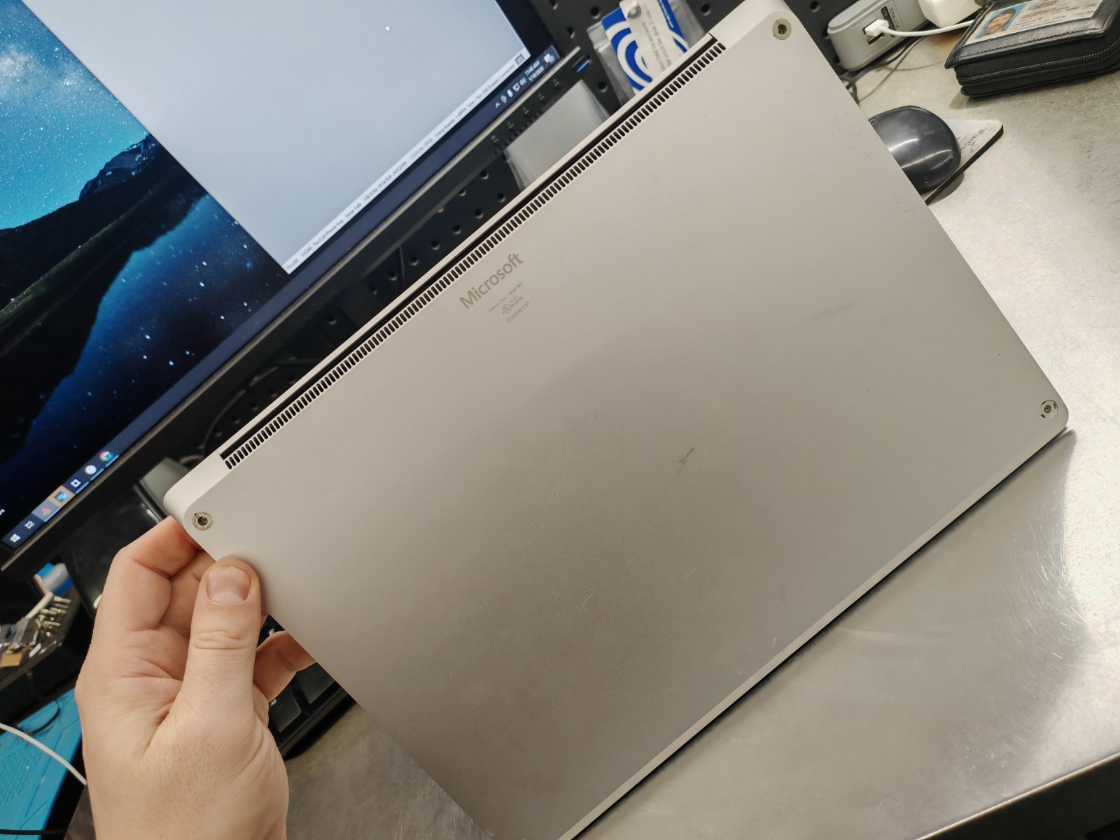 Microsoft Surface Laptop 3 (1867) 13.5″ – For Parts/Damaged