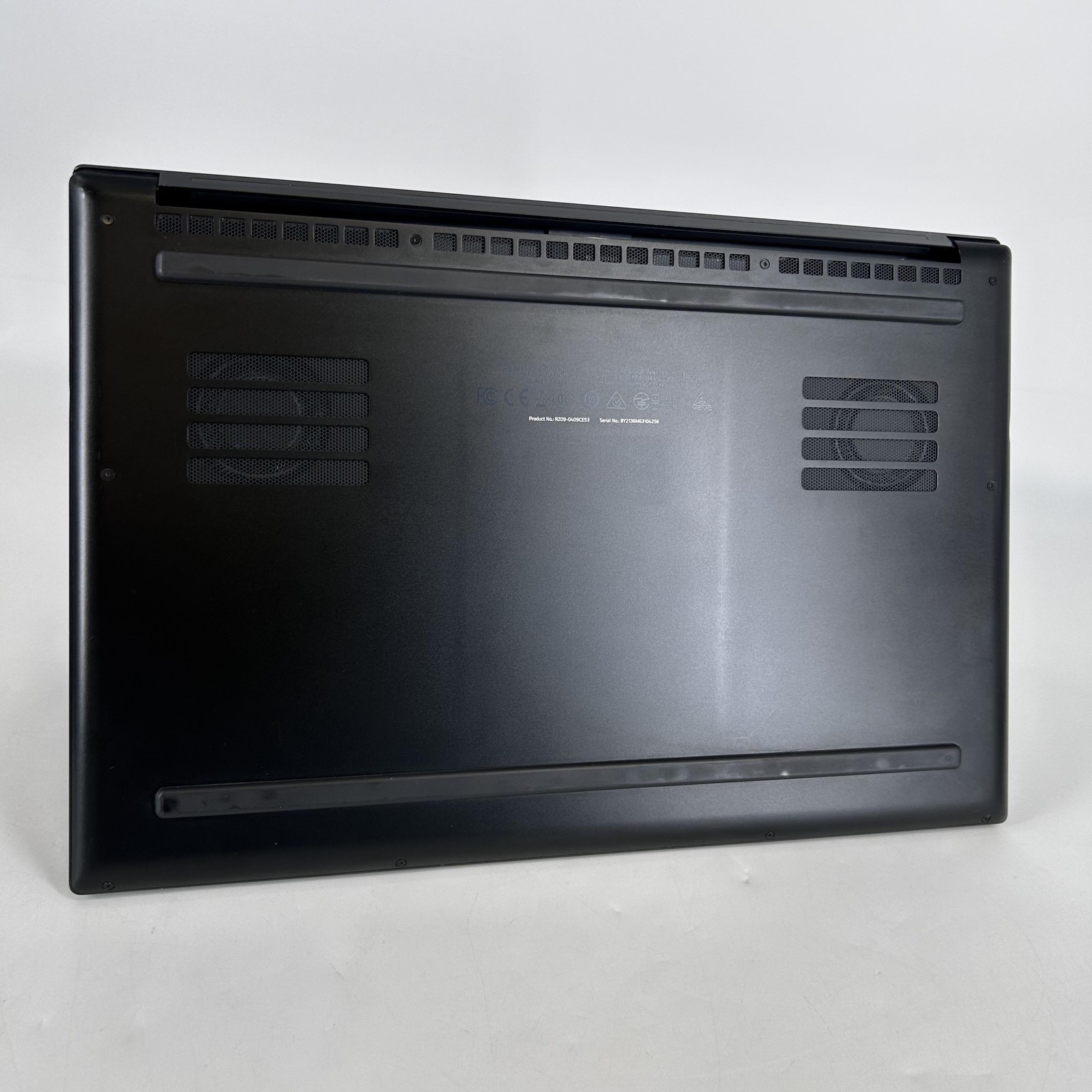 Razer Blade 15 Advanced 4K TOUCH i9-11900H 2.50GHz 32GB 1TB SSD RTX 3080 Good