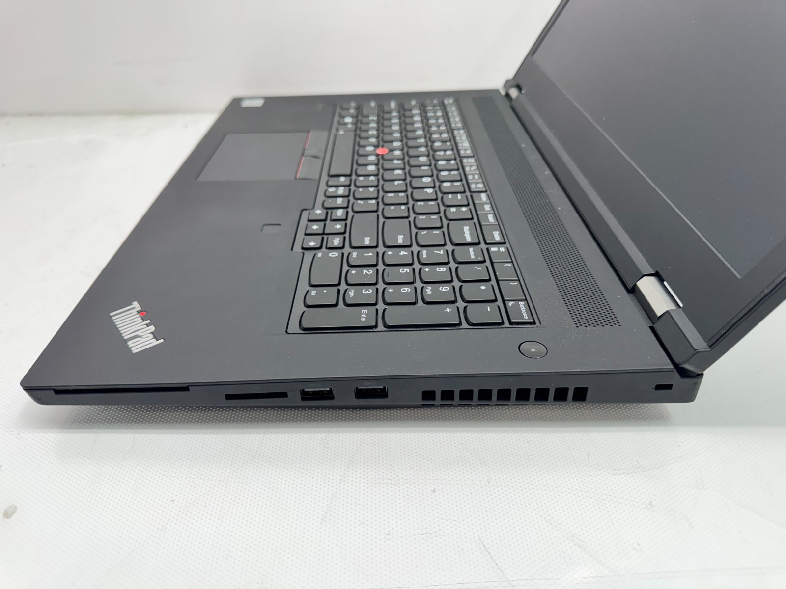 ThinkPad P17 Gen1 17.3″ i7-10850H@2.7GHz 16GB RAM NVIDIA T1000 BIOS LOCKED*Read*