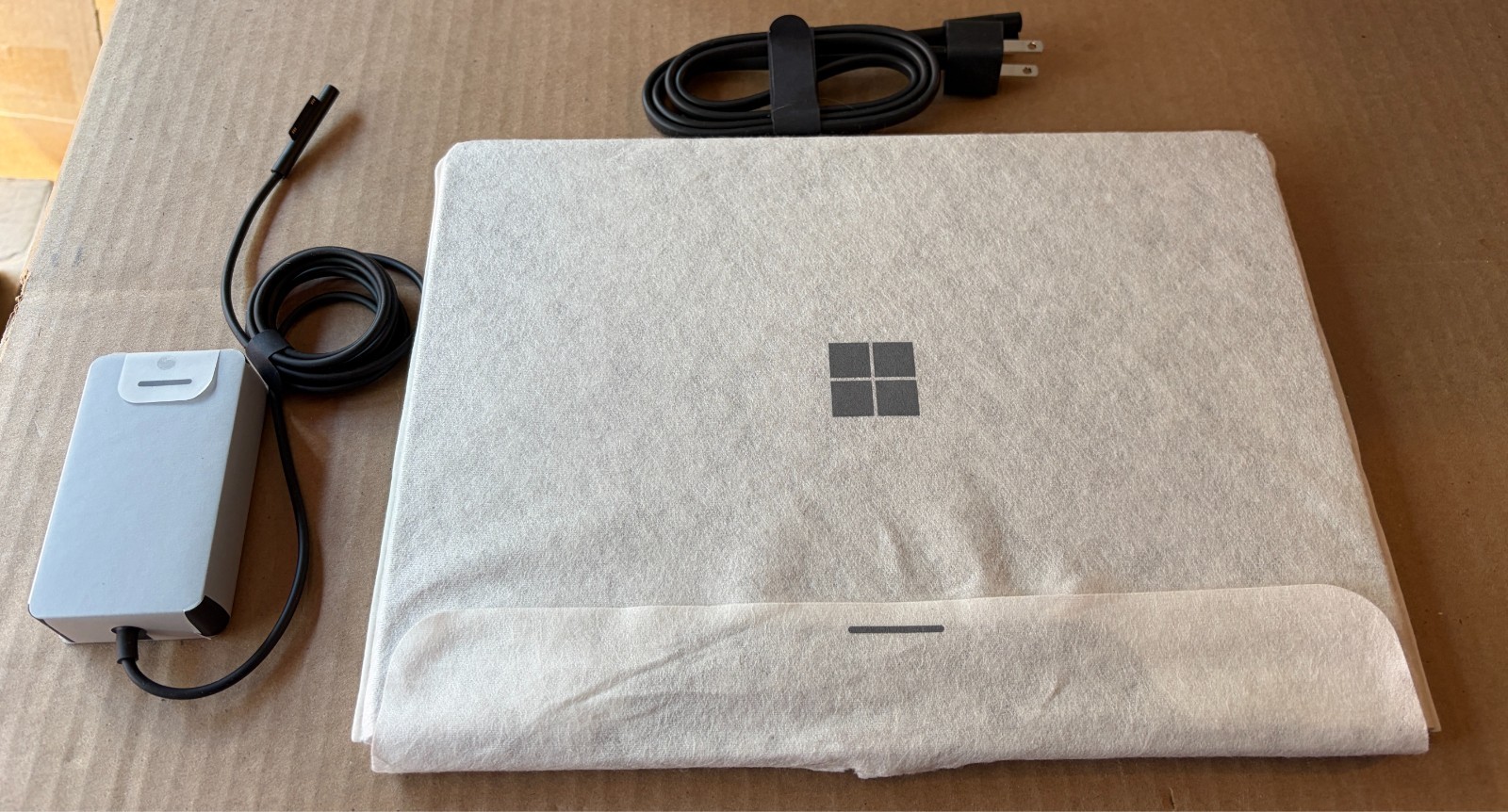 Microsoft Surface Laptop 8 13.8″ Touch Core Ultra 5-335 16GB 512GB Windows 11Pro