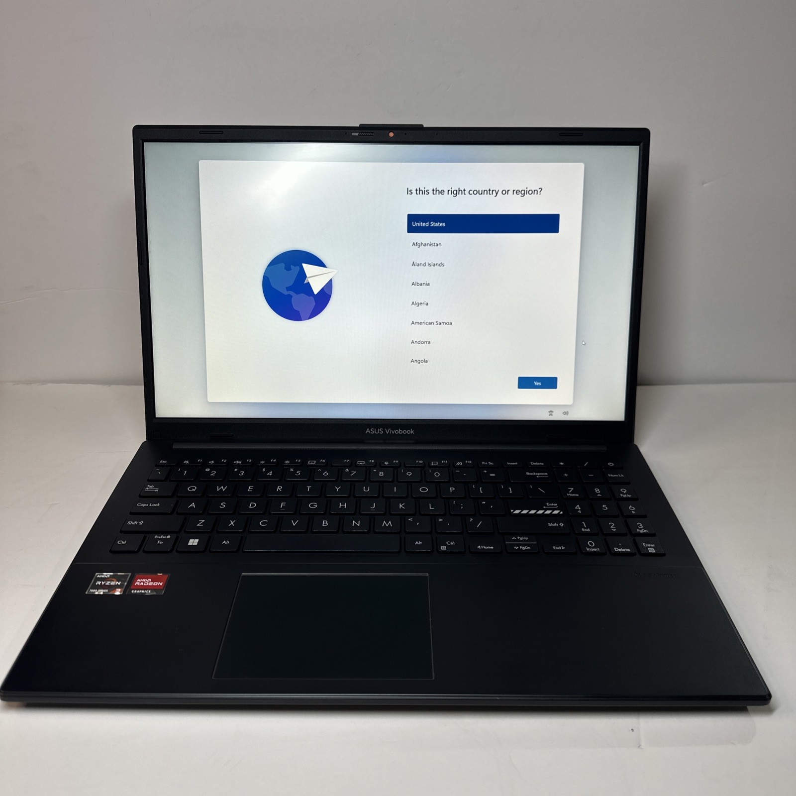 ASUS Vivobook Go 15.6” FHD Slim Laptop, AMD Ryzen 3 7320U 8GB Ram 128GB SSD WIN