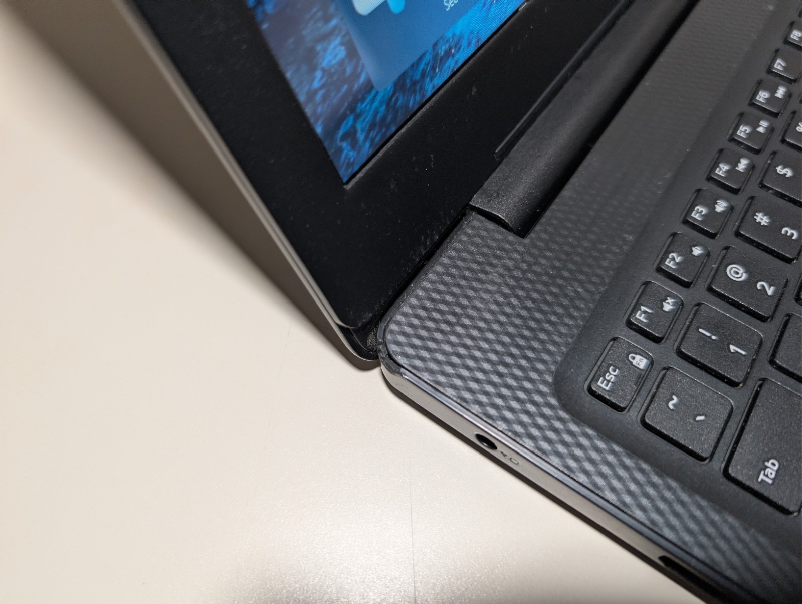 Read DELL INSPIRON 15 3593 Touchscreen | i7-1065G7 16GB RAM 256GB SSD + 500GB HD