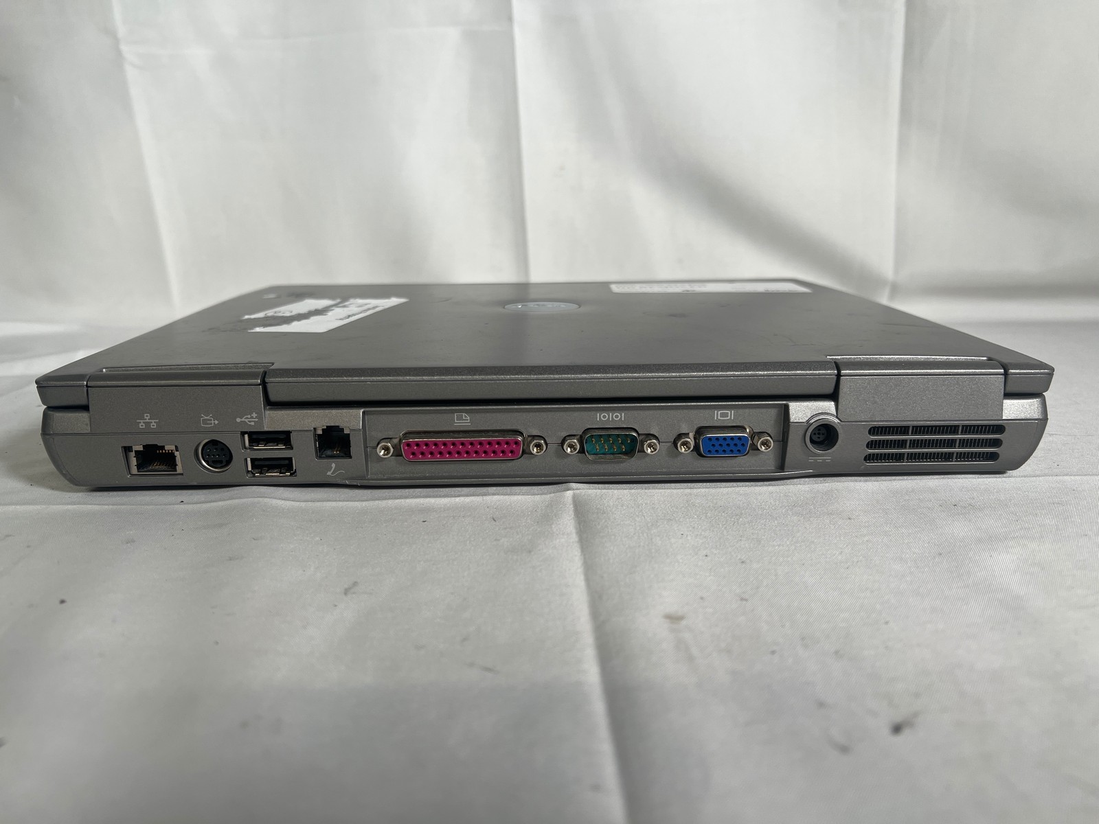 Dell Latitude D610 Pentium M 1.73GHz 2GB 14.1″ No Charger