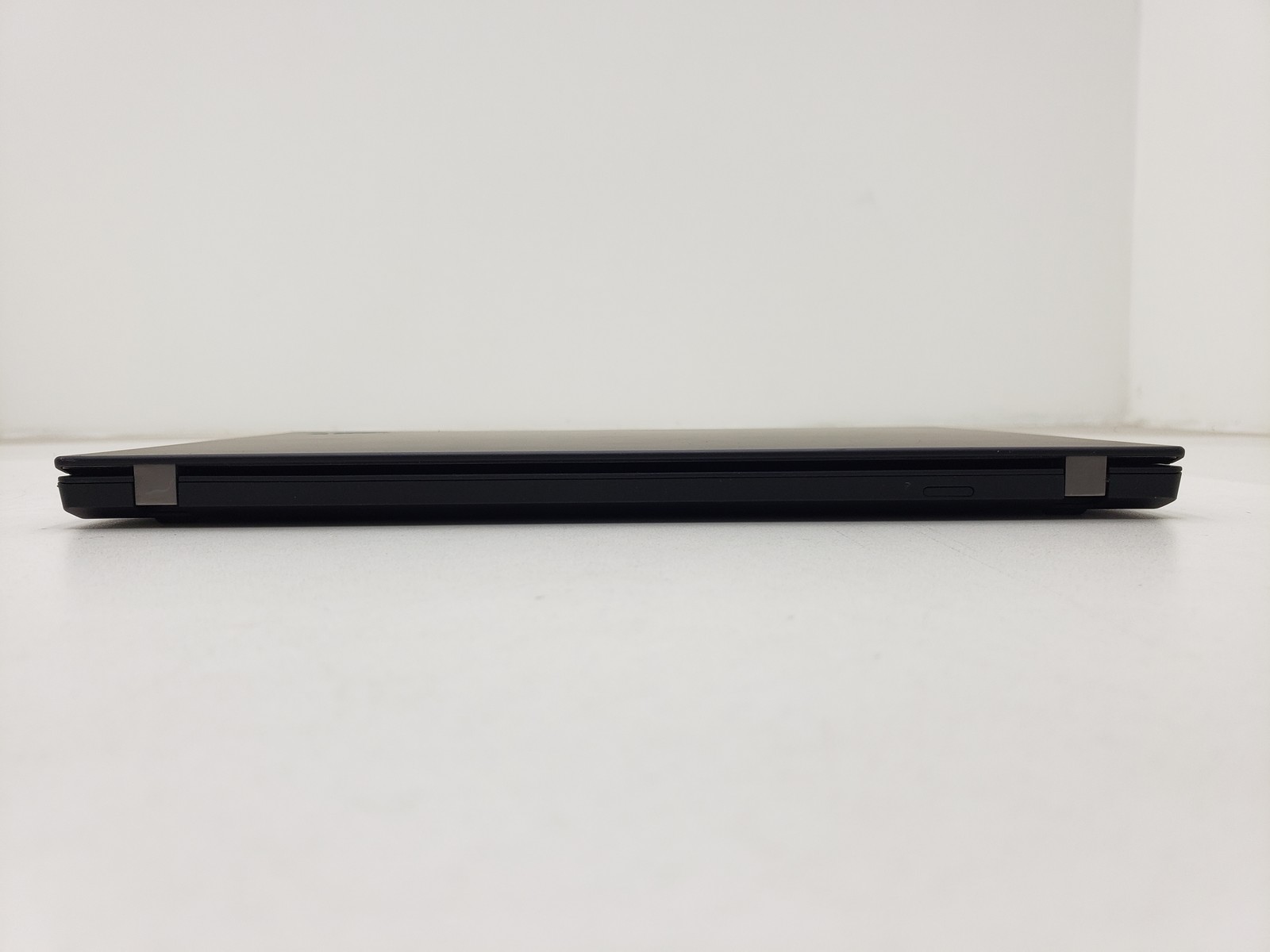 Lenovo ThinkPad T490 Intel Core i7-8565U 16GB RAM 256GB SSD 14″ FHD Laptop Win11