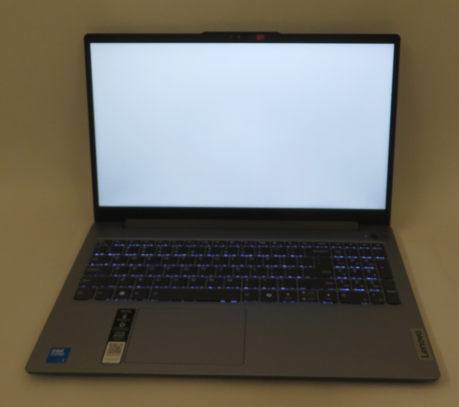 Lenovo IdeaPad Slim 3 15IRU9 CORE 5 120U 1.4GHz 8GB RAM 256GB Windows 11