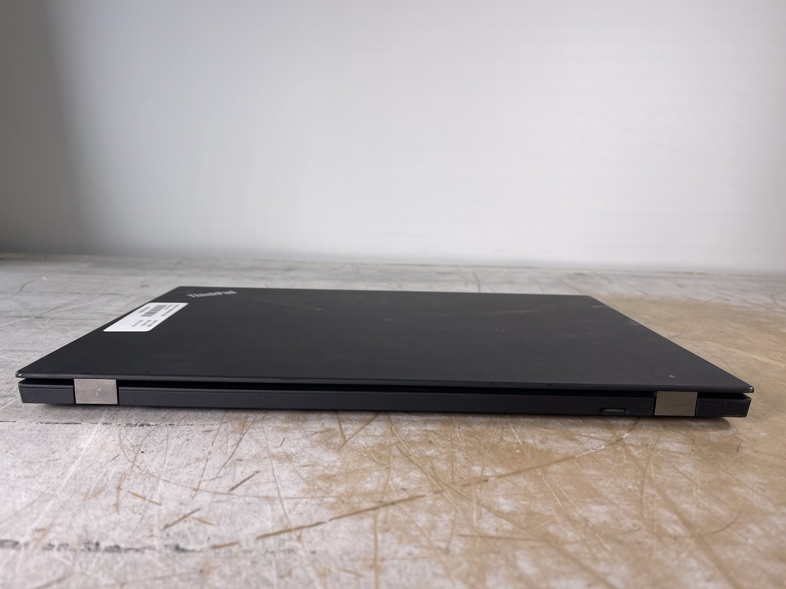 LENOVO THINKPAD T590 i7-8565U @ 1.80GHz, 16GB RAM, NO HDD/OS – (FOR PARTS)