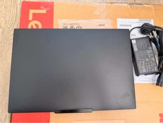 New Lenovo ThinkPad P1 Gen 8,16″4K Intel Ultra9 285H,RTX PRO 2000,64GB RAM,2TB.