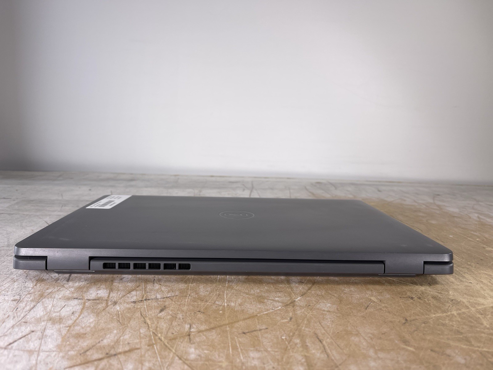 DELL LATITUDE 3550 i7-1355U @ 1.20GHz, NO RAM/NO HDD/OS – (FOR PARTS)