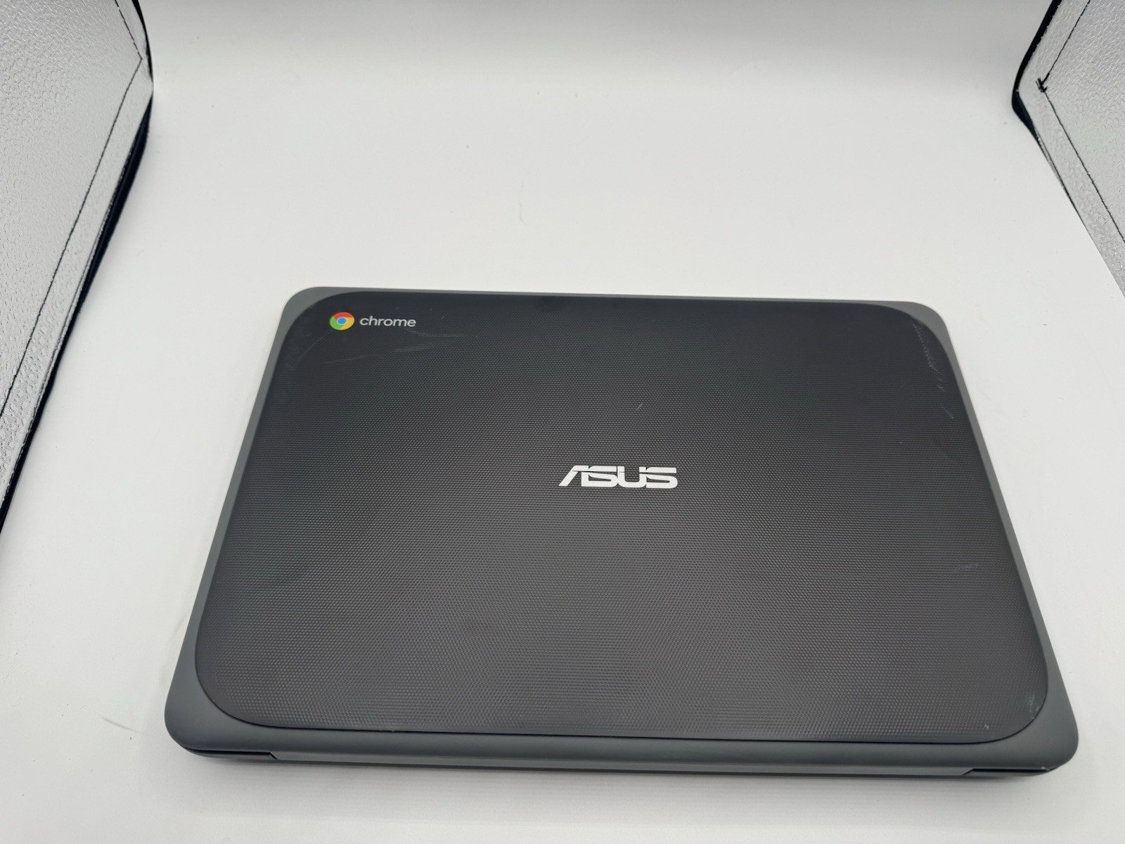 Asus C203x Chromebook 1.6GHz 4GB RAM 16GB SSD 11.6″ HDMI Chrome OS with Charger
