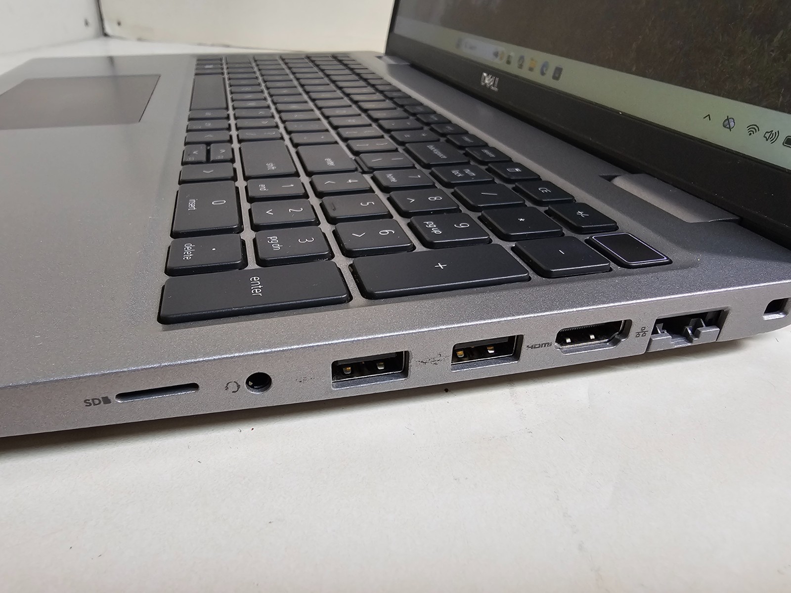 Dell Latitude 5540 Laptop – i5-1345U 16GB 512GB Webcam 15.6″ Touchscreen – SP10