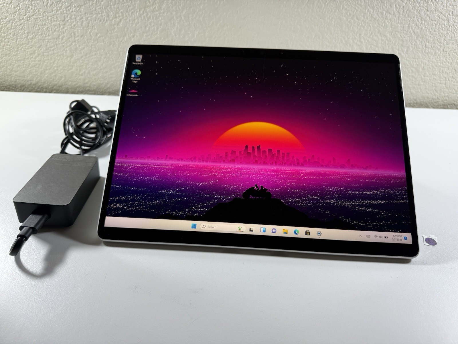 Microsoft Surface Pro 8 (1982) i5-1145G7 – 16GB RAM – 256GB 120Hz – Win 11 Pro