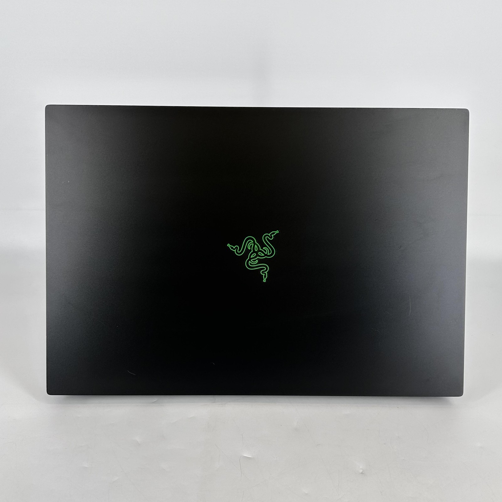 Razer Blade 18 240Hz QHD+ 2.2 GHz i9-13950HX 16GB 1TB SSD RTX 4060 Very Good