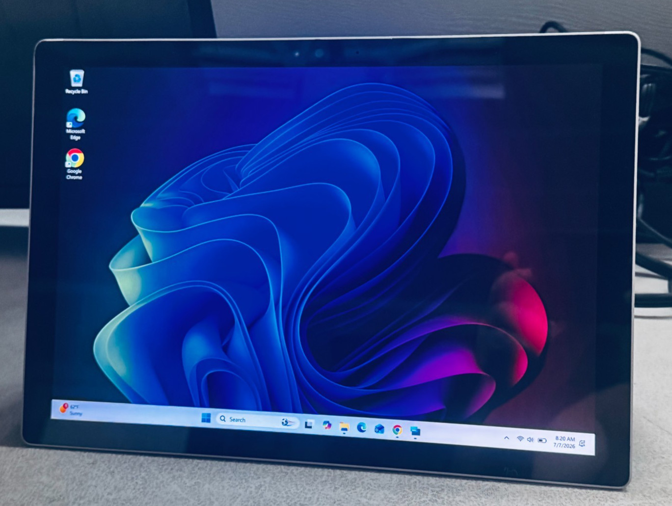Microsoft Surface Pro Touch-Intel i7 6550U-512GB SSD WIN 11-16GB RAM w/ Charger