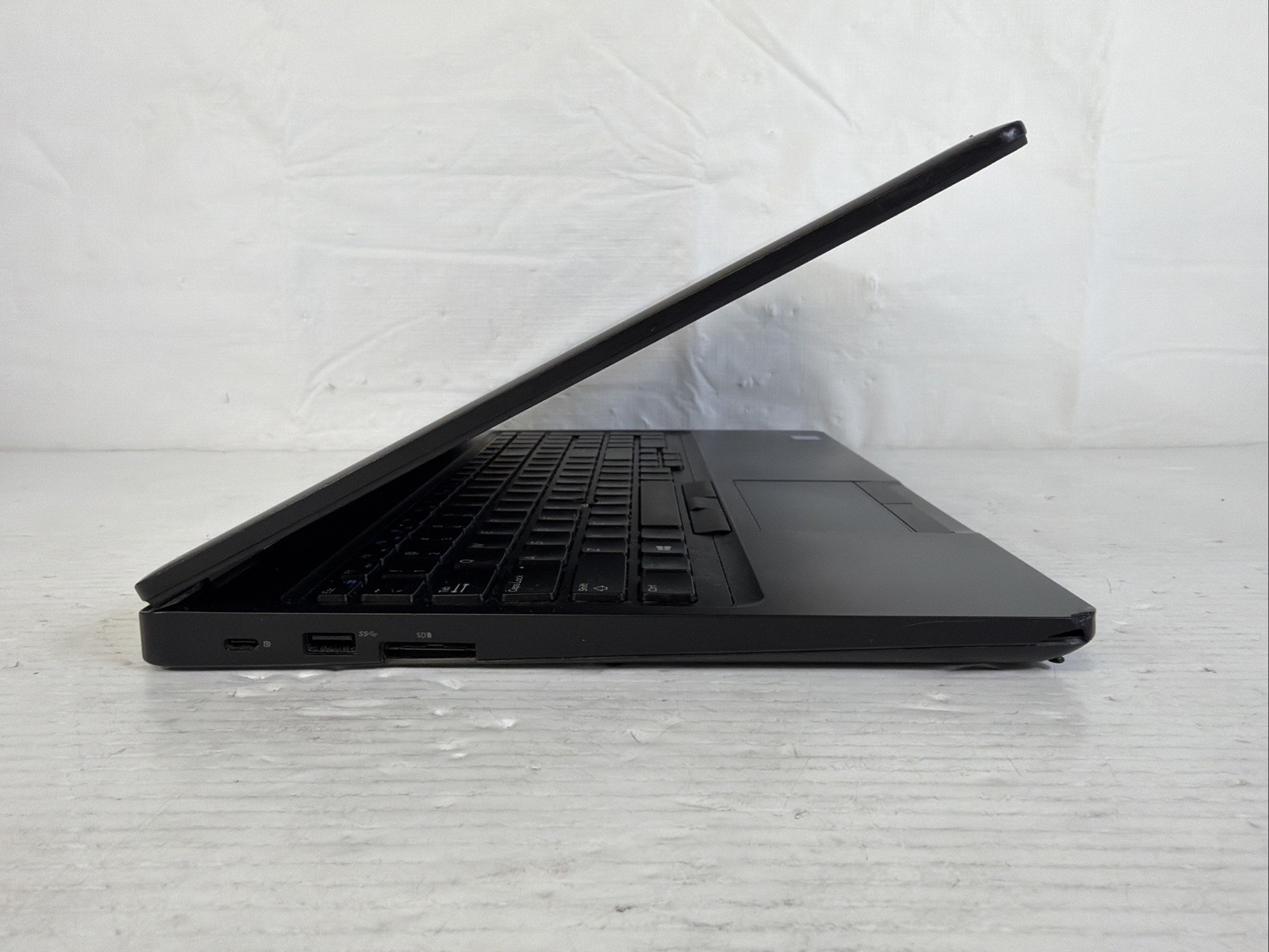 DELL LATITUDE 5590 INTEL CORE I5-8250U 1.60GHZ 4GB RAM NO SSD-Excellent Battery