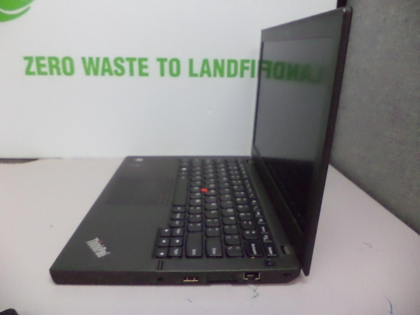 Lenovo ThinkPad X240 12.5″ i7-4600U 2.1GHz 8GB/320GB Webcam Laptop [No OS/AC]*