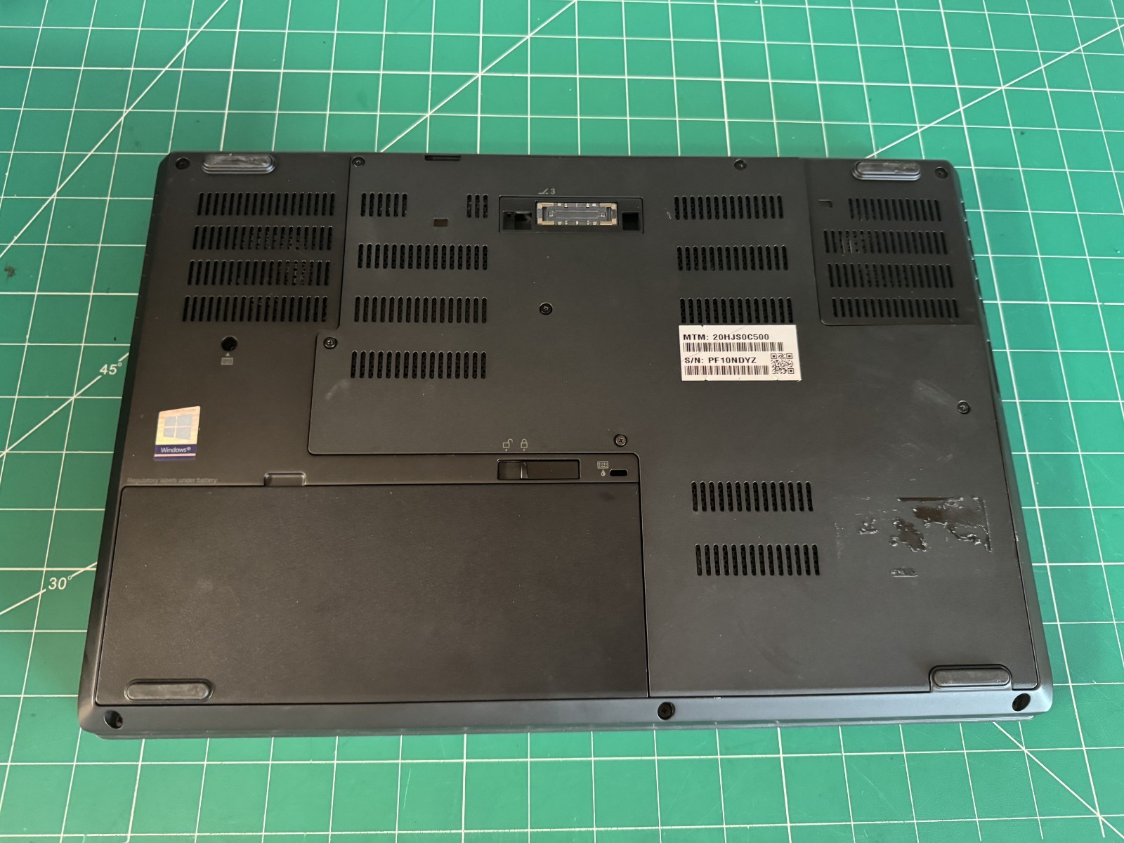 Lenovo P51 15″ i7 7820HQ 2.9GHZ 8GB RAM (NO SSD,CADDY,AC ADAPTER,OS)