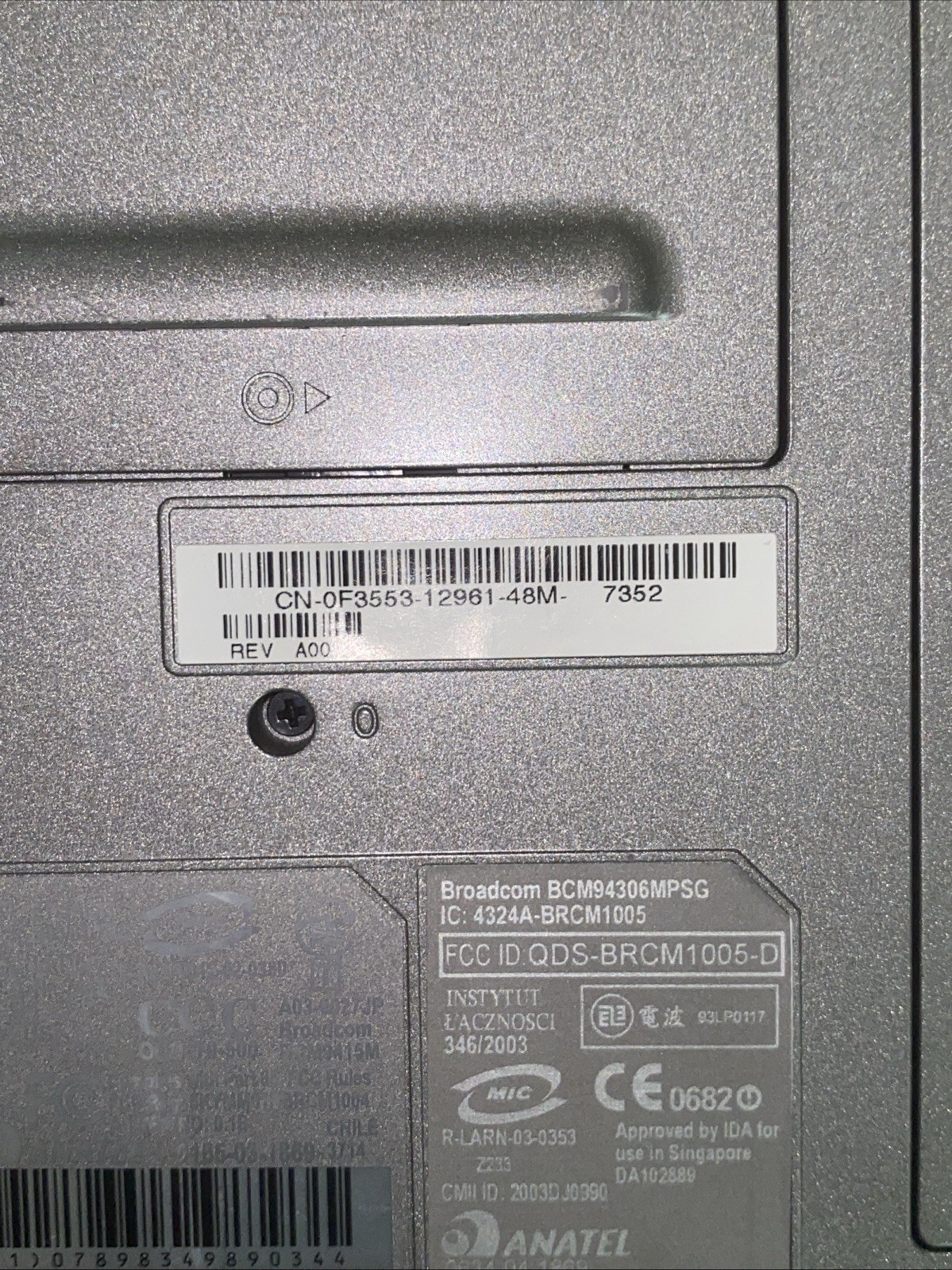 DELL INSPIRON 1150 LAPTOP — NEEDS A NEW BATTERY AND CHARGE – FOR PARTS ONLY
