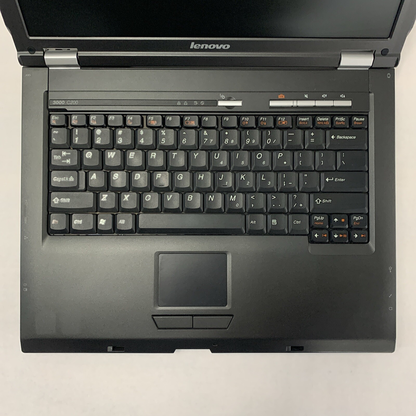 Lenovo 3000 C200 Intel Pentium T2060 1.60GHz 1GB RAM 15″ No Battery No HDD No OS