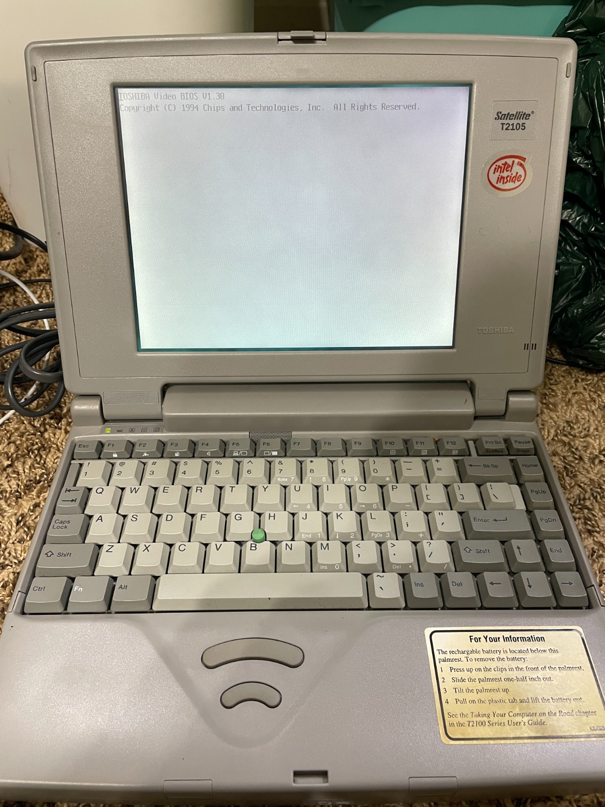 Toshiba Satellite T2105 Laptop ~ 486DX2 CPU ~ Monochrome 4MB RAM ~ Bad Floppy