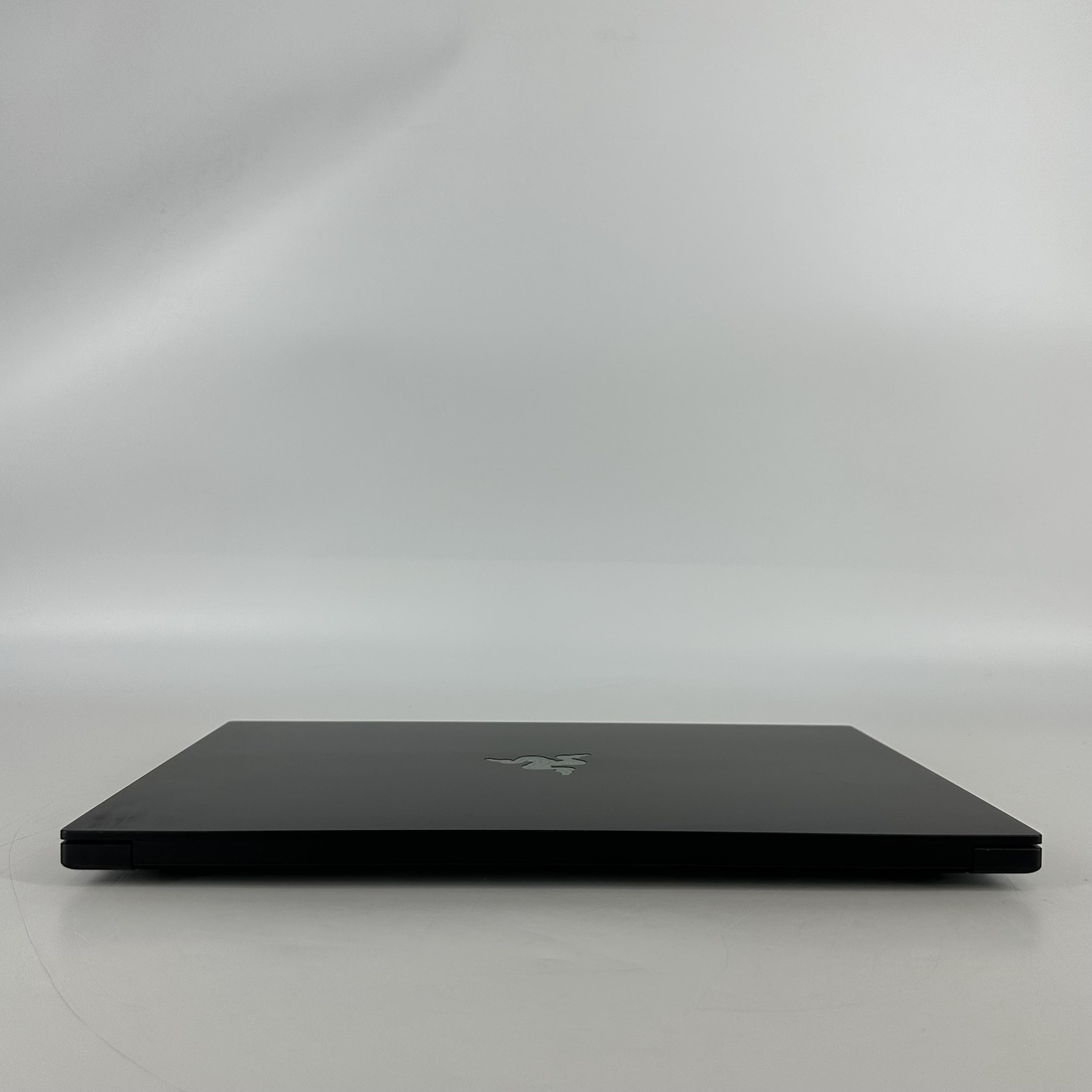Razer Blade 16 240Hz QHD+ 2.0 GHz Ryzen AI 9 HX 370 64GB 2TB/2TB RTX 5090