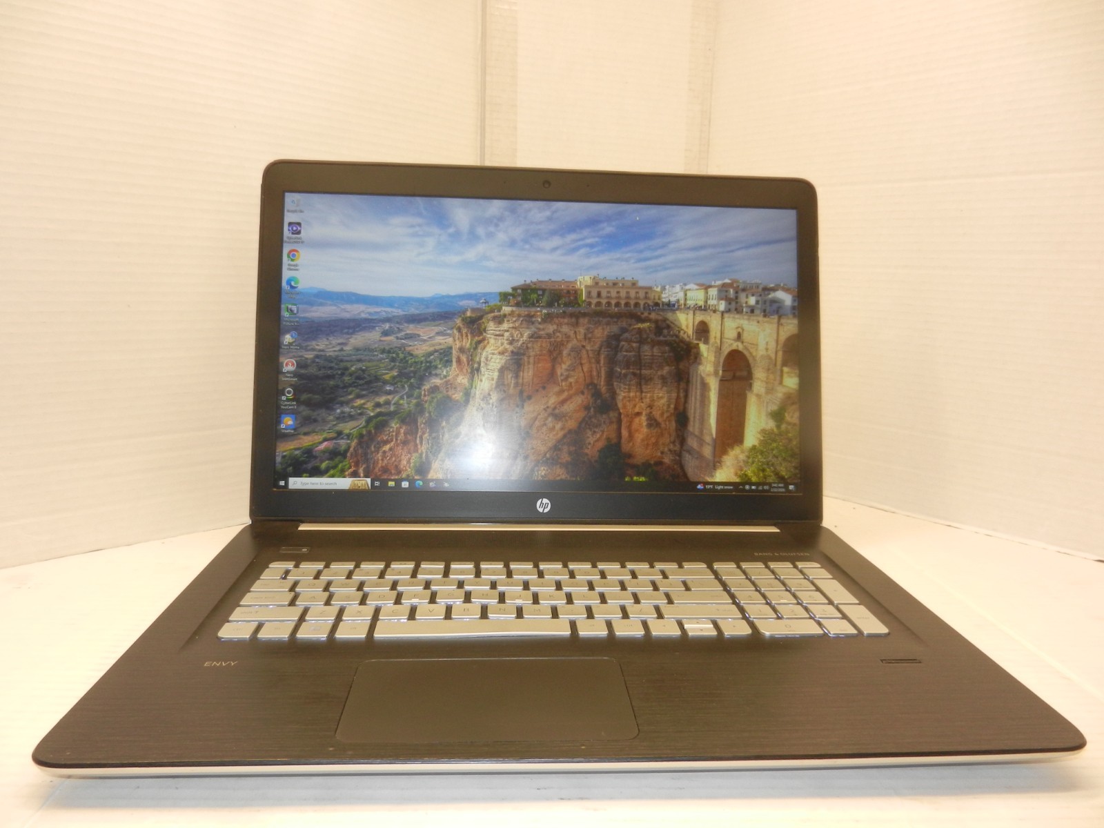 HP ENVY 17T-N100 17.3 COREi7-6700HQ@2.6GHz 16GB RAM 2TB HDD WINDOWS 10