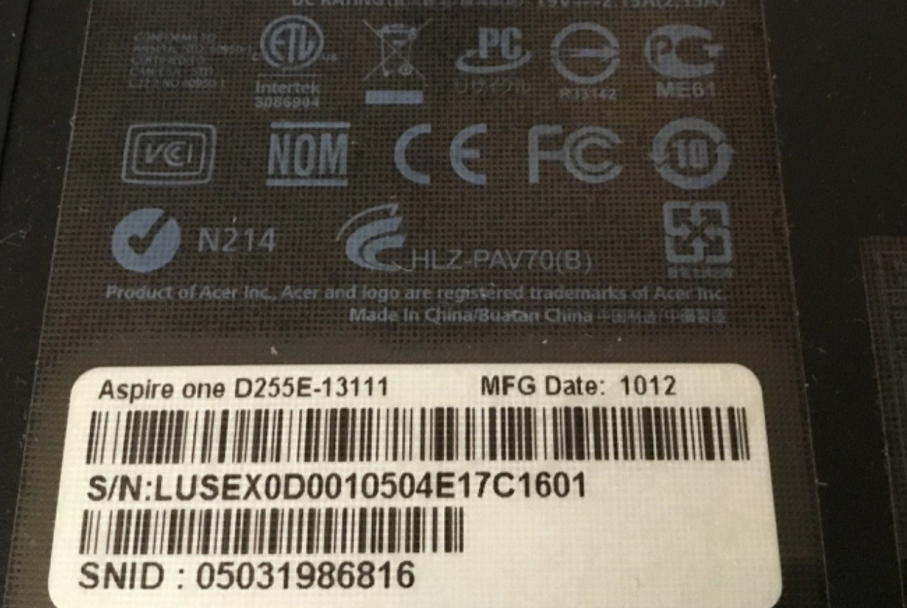 Acer Aspire One D255E Intel Atom N455 1.66GHz, 512KB Cache Windows 7 Bag Charger