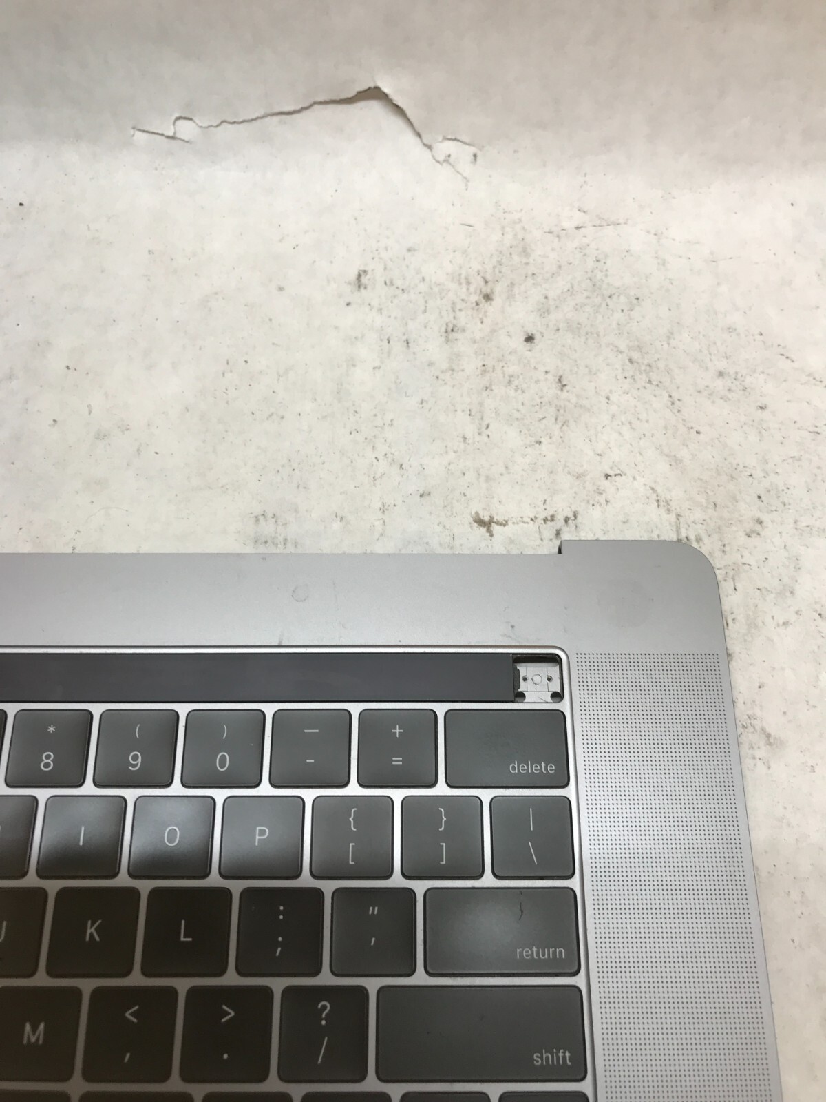 Apple MacBook Pro Touch/2018 A1990 Palmrest NO MOTHERBOARD For Parts/Repair- DW