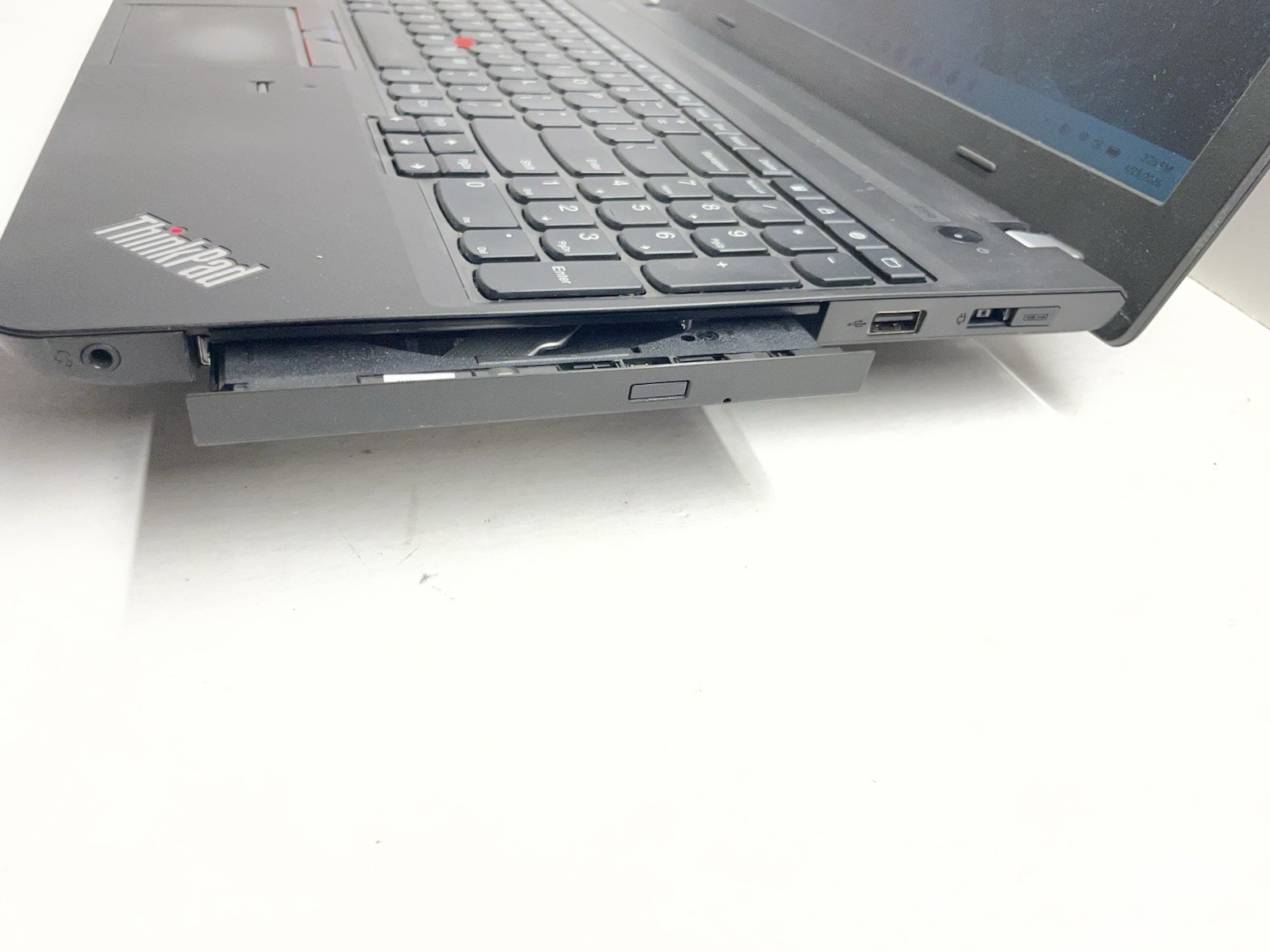 Lenovo Thinkpad Intel core I-5 , 2.20 Ghz, 8 Gig Ram, 500 GB Sata Hard disk