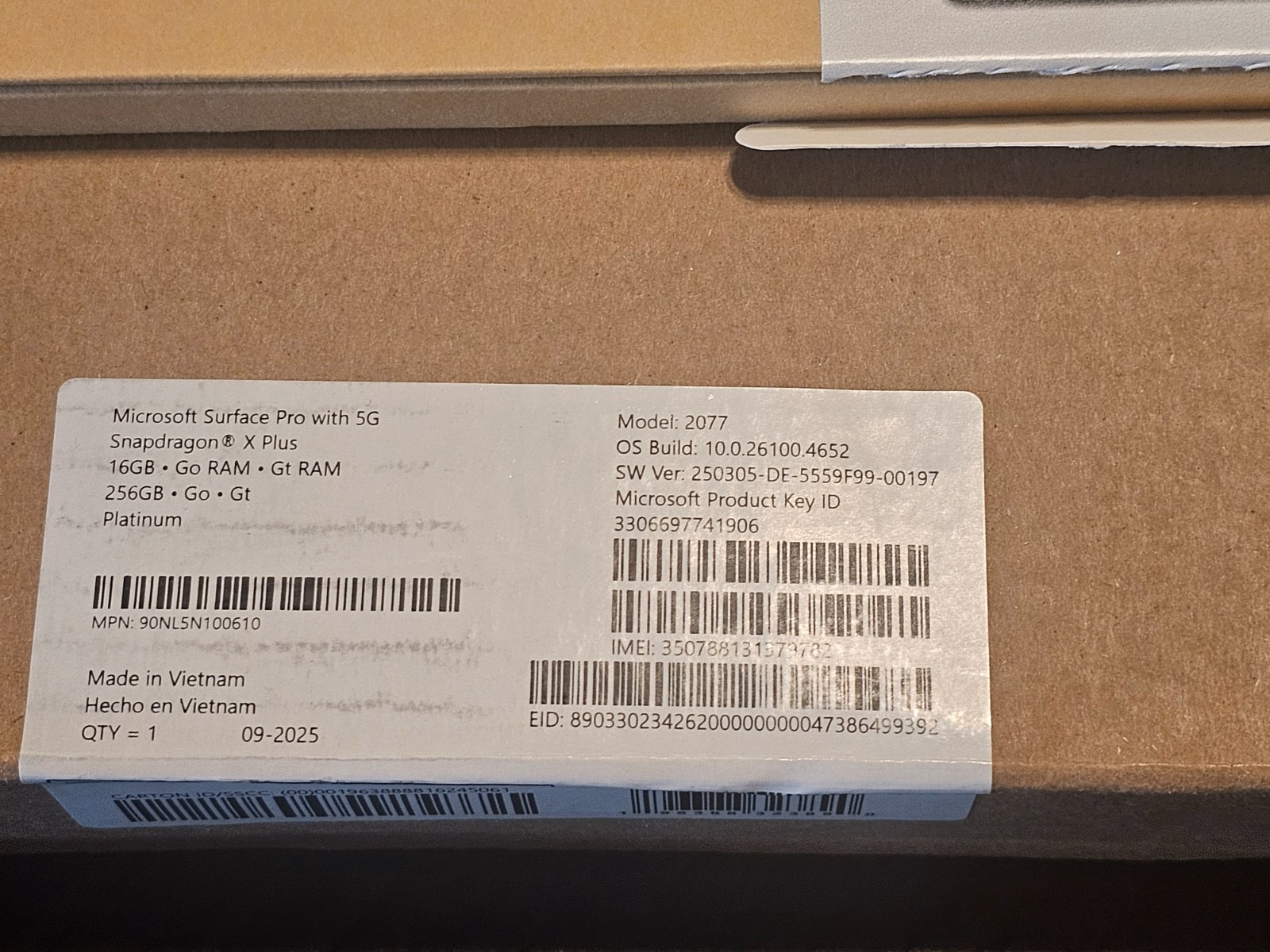 Open Box Microsoft Surface Pro 11th 13″ Snapdragon X Plus *Platinum **5G**