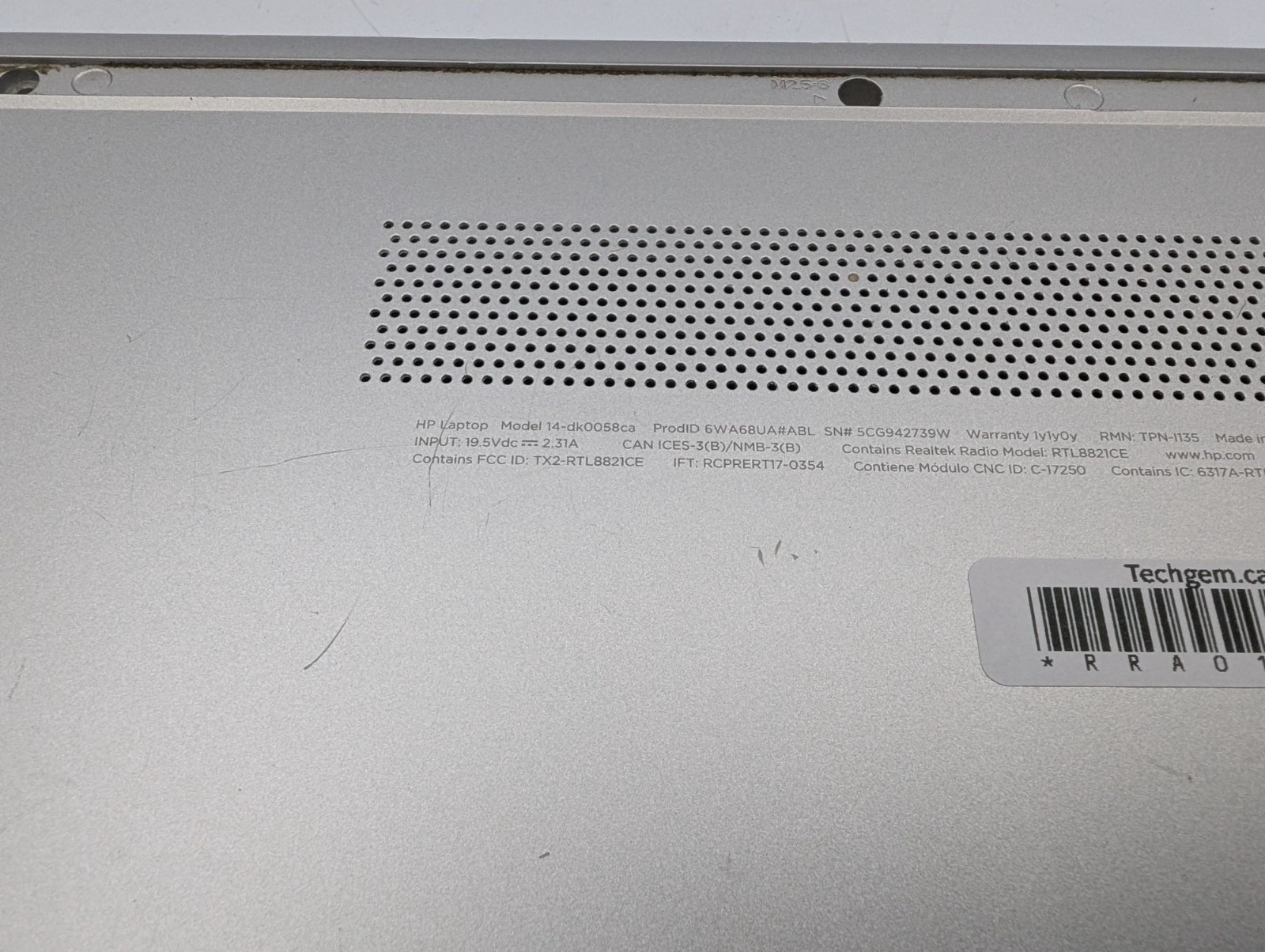 HP Laptop 14-DK0058CA 14″ Display AMD Ryzen 3 3200U 2.60GHz Processor Laptop