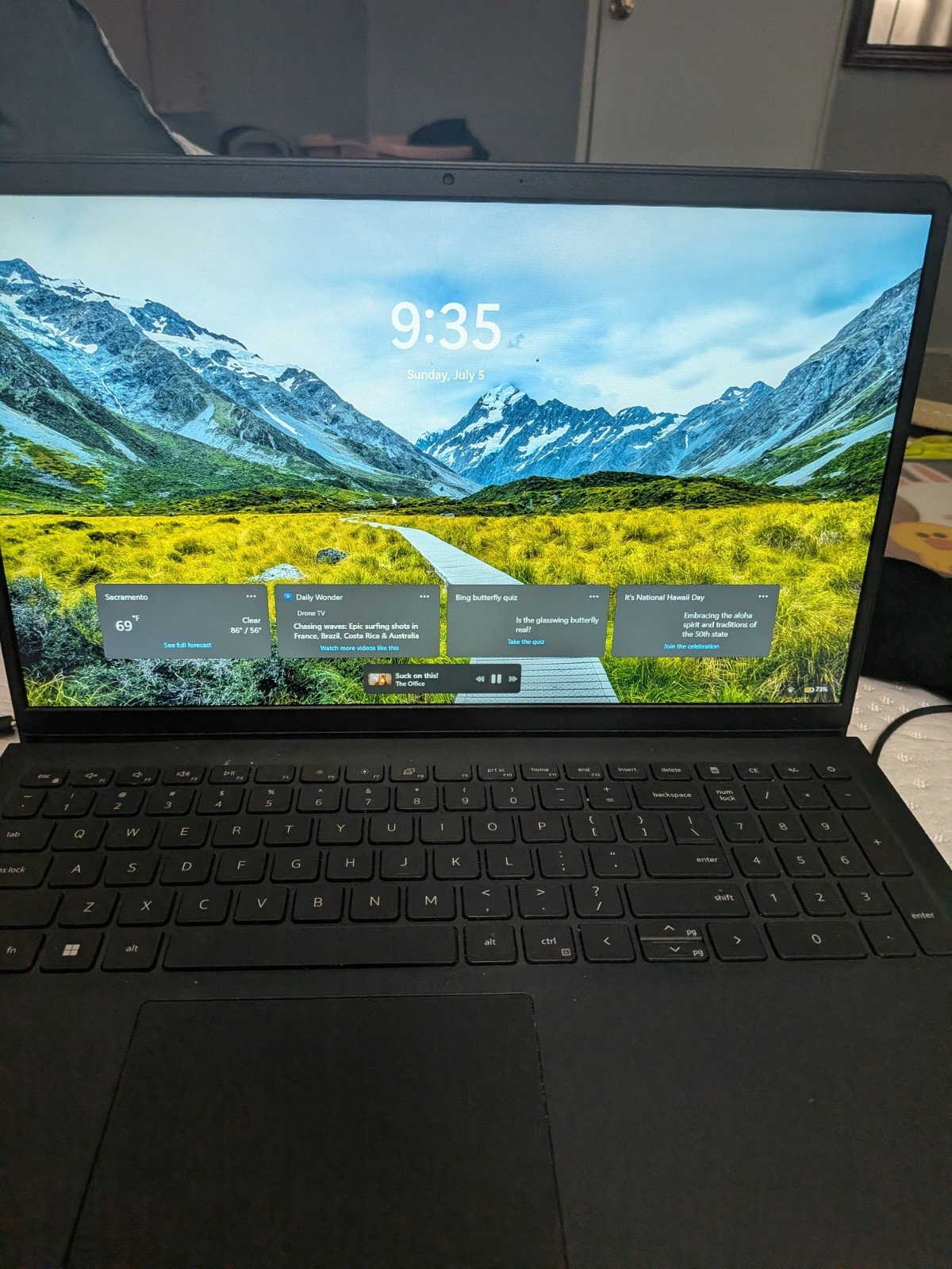 Dell 15 laptop dc15250 – 8GB RAM/512 GB – Carbon Black, 15 in Screen. READ DESC