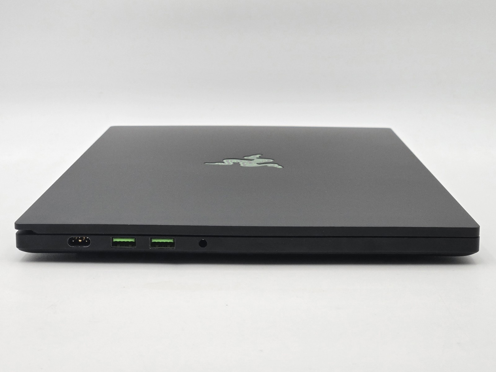 Razer Blade 15 2018 i7-8750H GTX 1060 16GB 1TB SSD Gaming READ Grade D