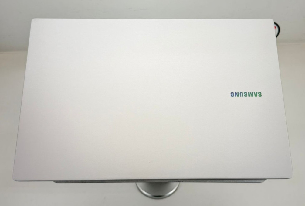 Samsung Galaxy Book4 15.6″ FHD Laptop Intel Core 7 150U, 16GB, 512GB SSD, Win11