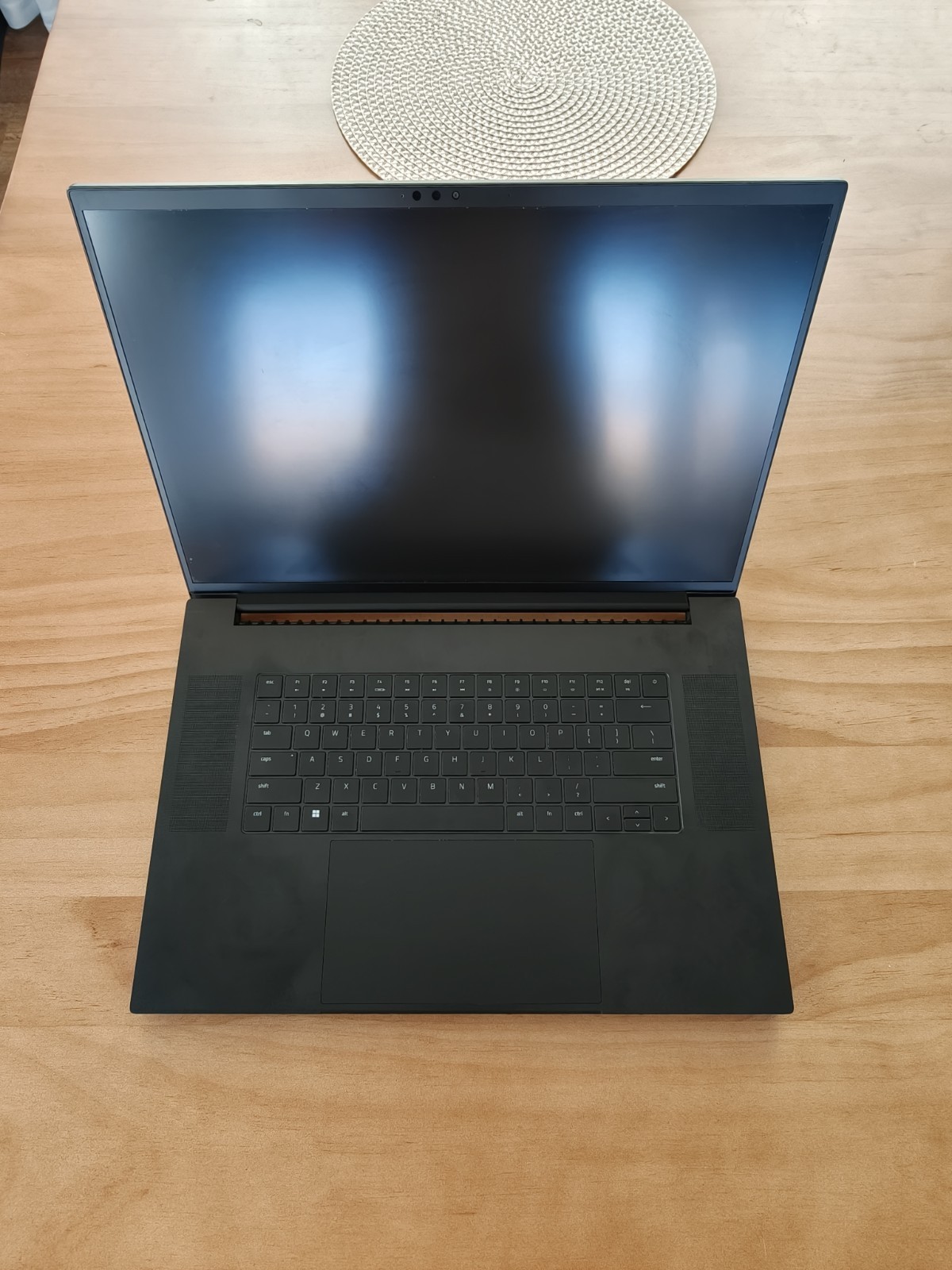 Razer Blade 18 i9-13950HX 32GB 2TB RTX 4090 – THERMAL ISSUE