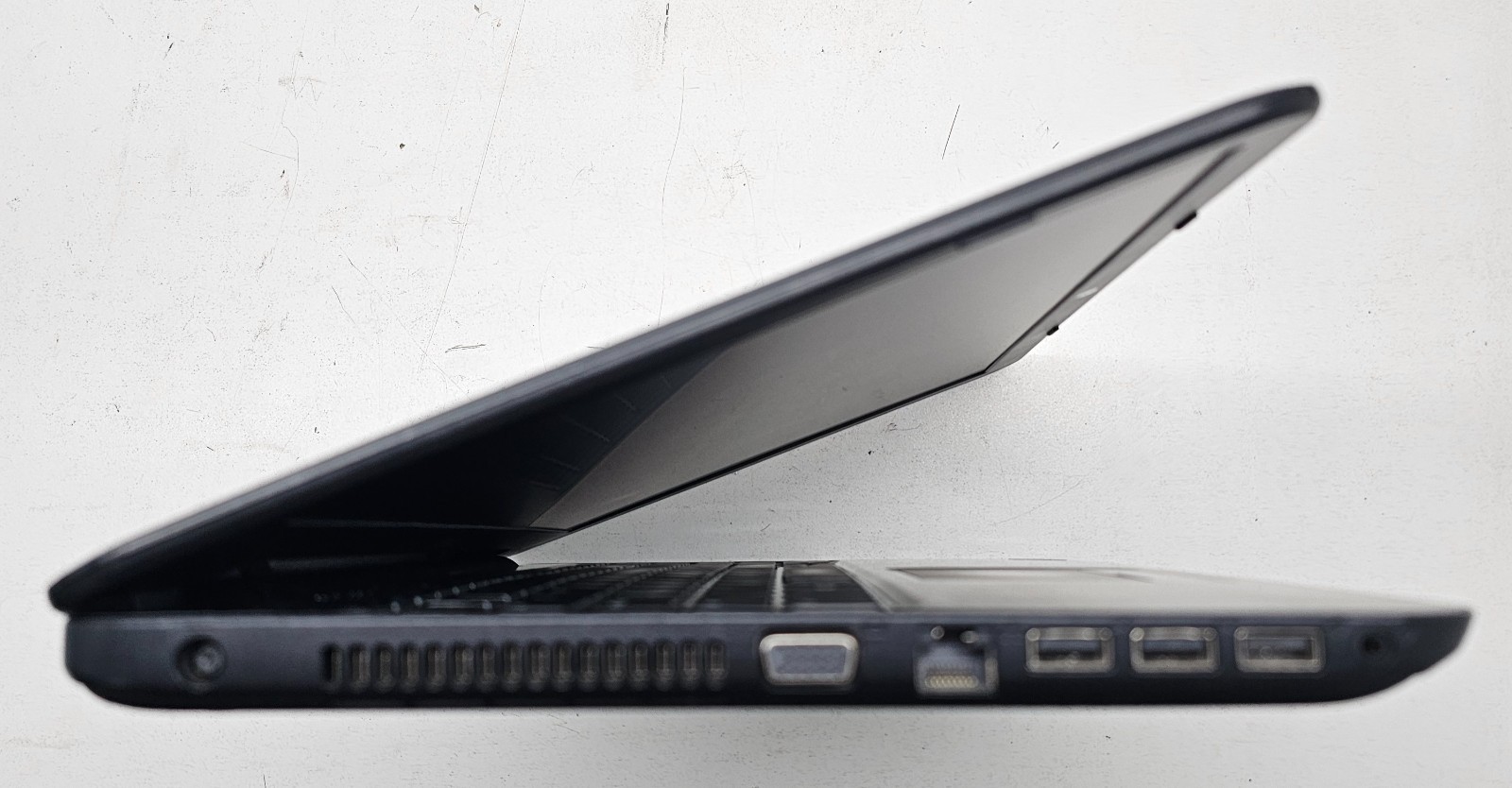 Dell Latitude 3540 15.6″ Laptop Intel Core i3-4030U 4GB Ram NO HD/OS (FL)