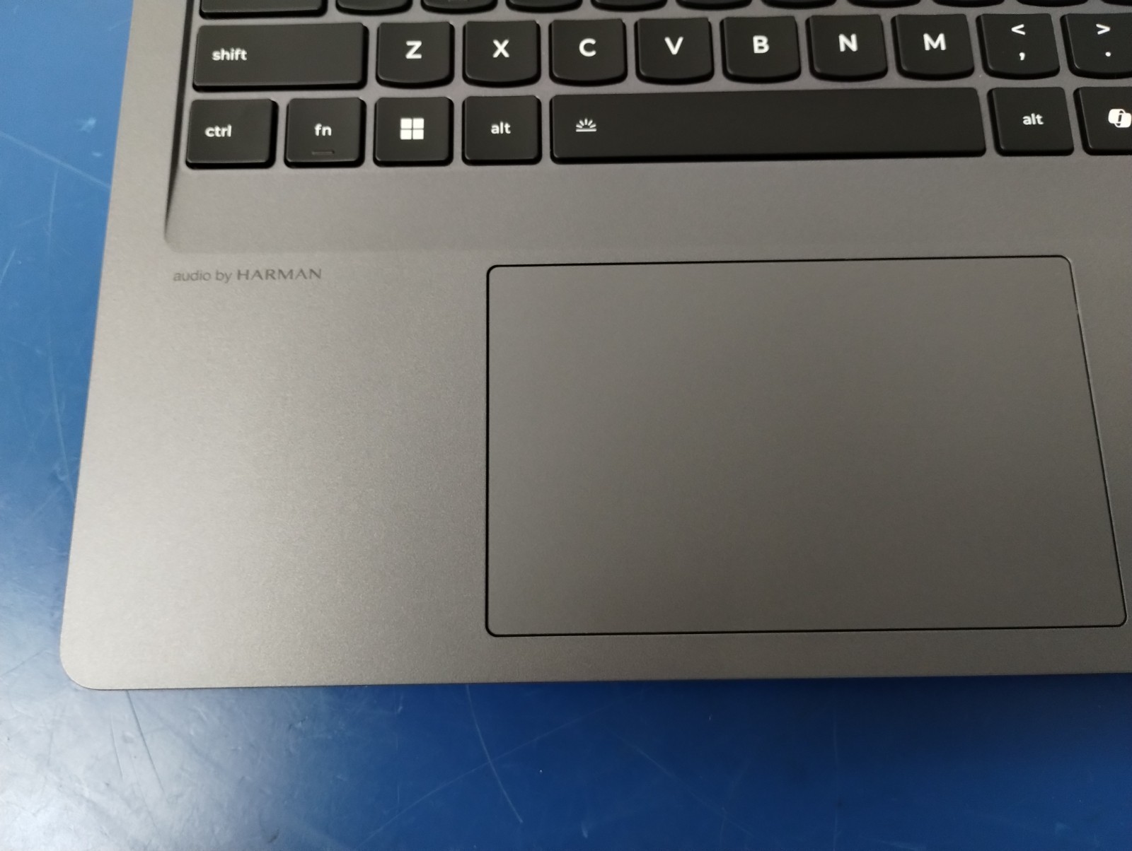 Lenovo Legion 5 16IAX10, Intel Core Ultra 9 275HX, 2.70 GHz 32 GB RAM, 1 TB NVMe