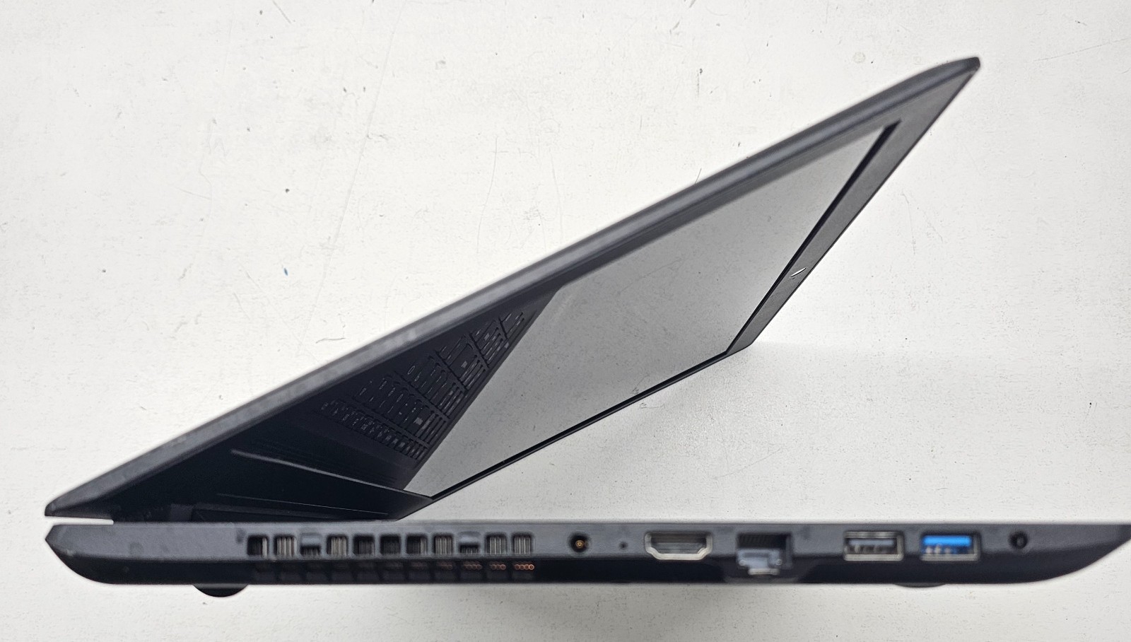 Lenovo IdeaPad 110-15ACL 15.6″ Laptop AMD A4-7210 4GB RAM 1TB HDD NO OS (FL)